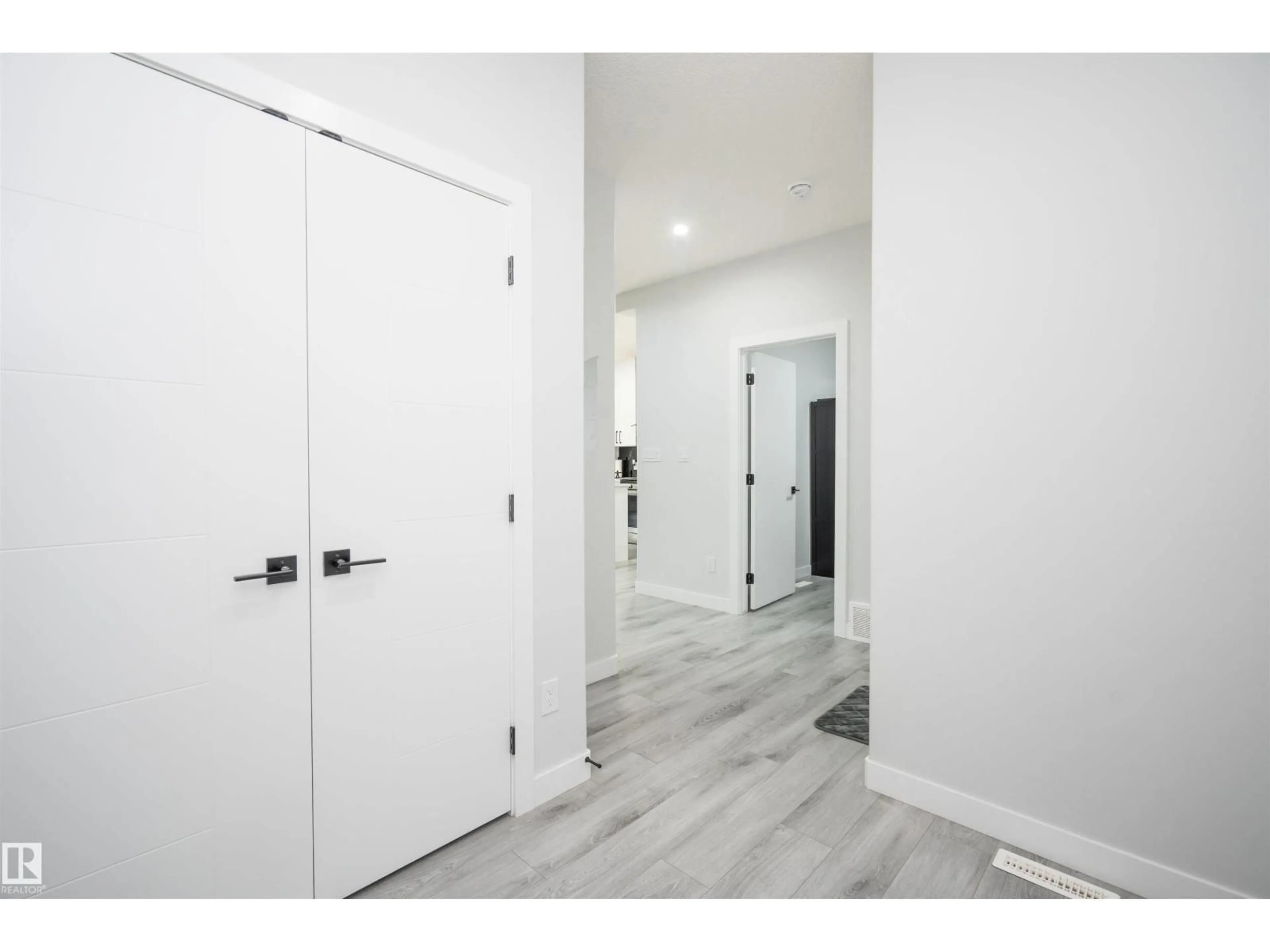 Indoor entryway for 3620 41 AVE, Beaumont Alberta T4X3B5