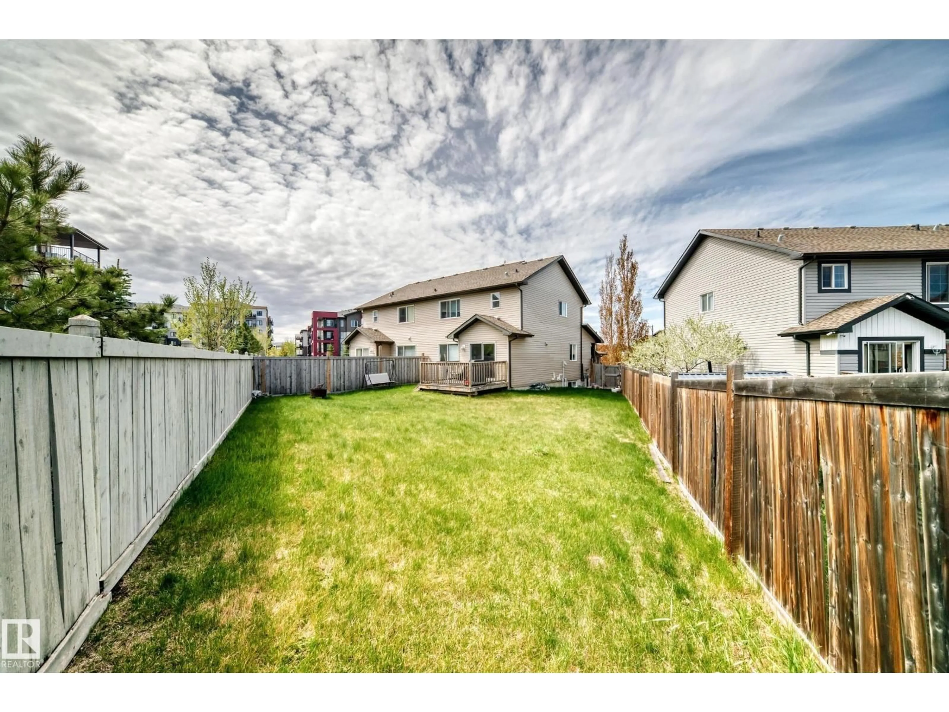 A pic from outside/outdoor area/front of a property/back of a property/a pic from drone, unknown for 625 56 ST, Edmonton Alberta T6X1S1