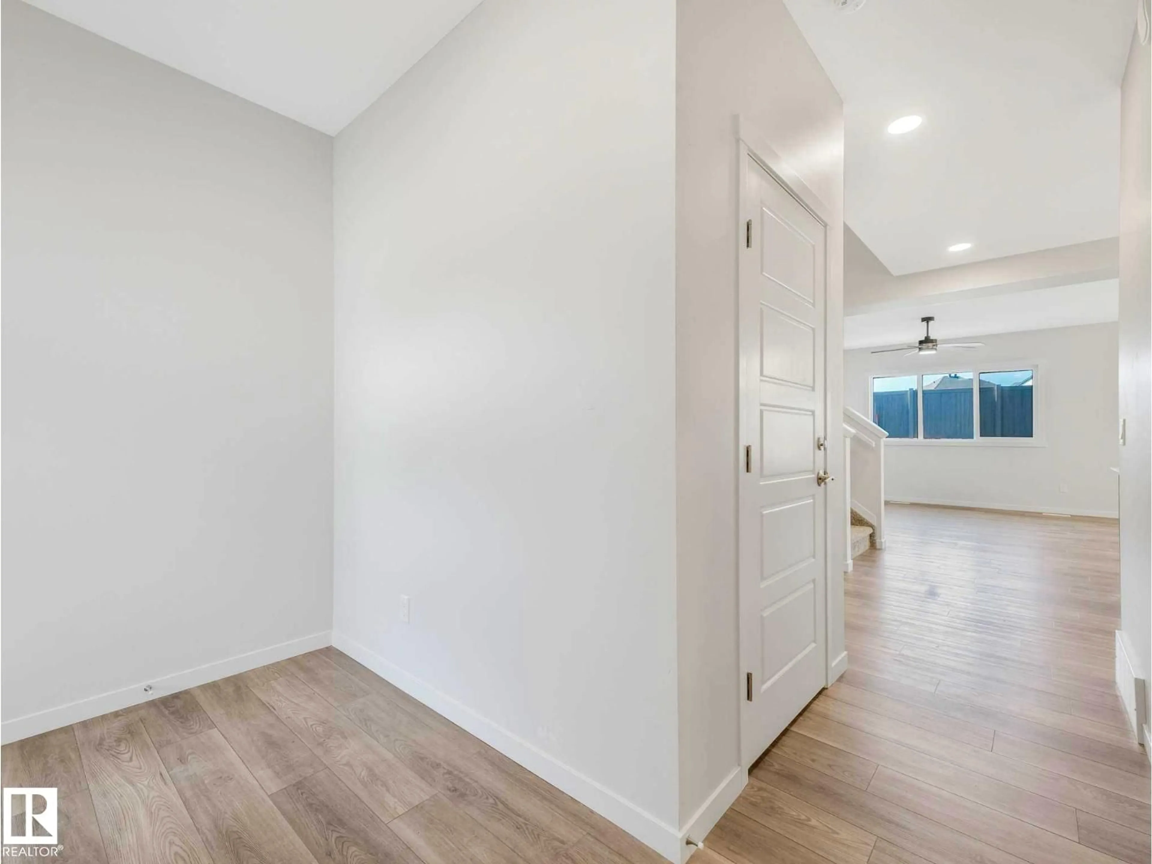 Indoor entryway for 20723 24 AV, Edmonton Alberta T6M2C4