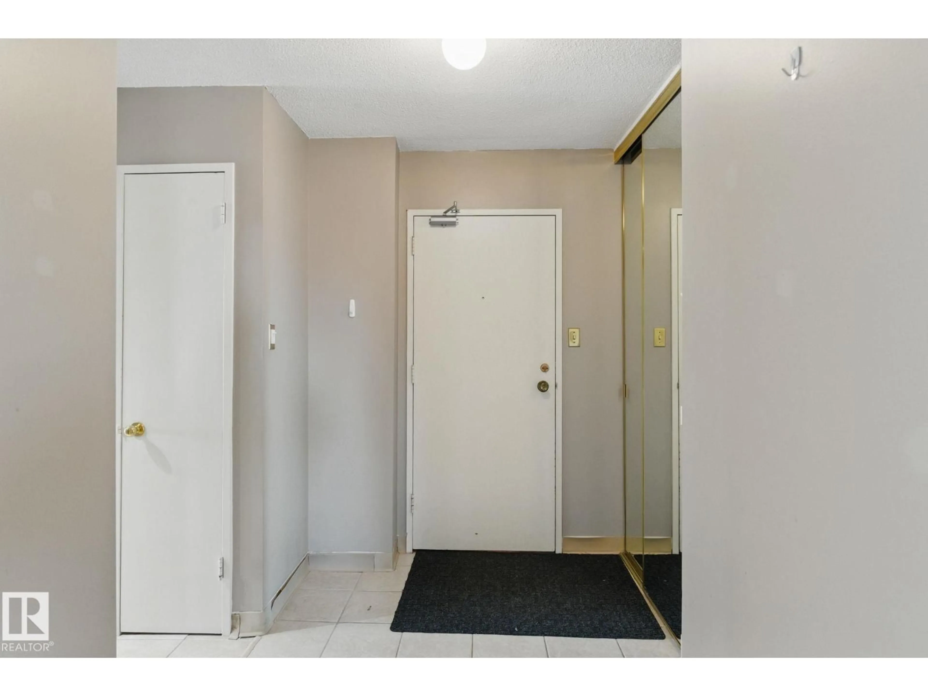 Unknown for 9835 113 ST NW - 1201 113 ST, Edmonton Alberta T5K1N4