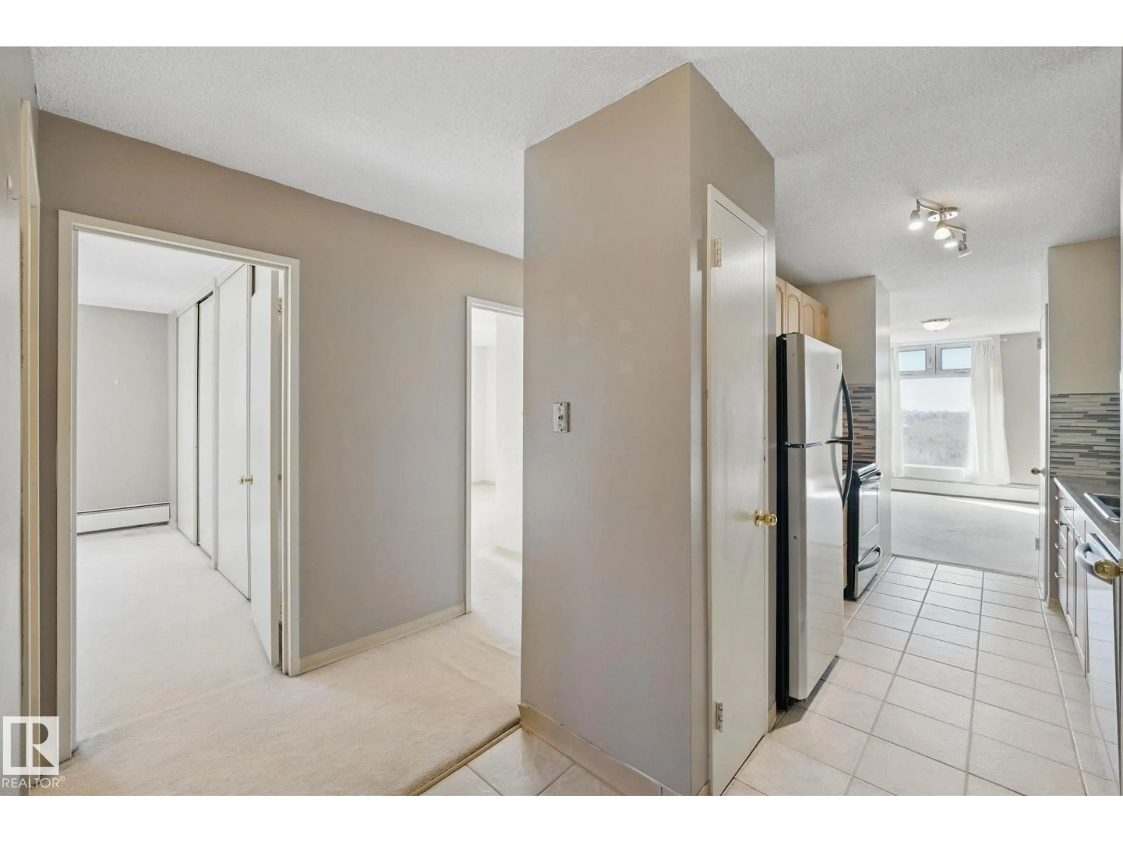 Unknown for 9835 113 ST NW - 1201 113 ST, Edmonton Alberta T5K1N4