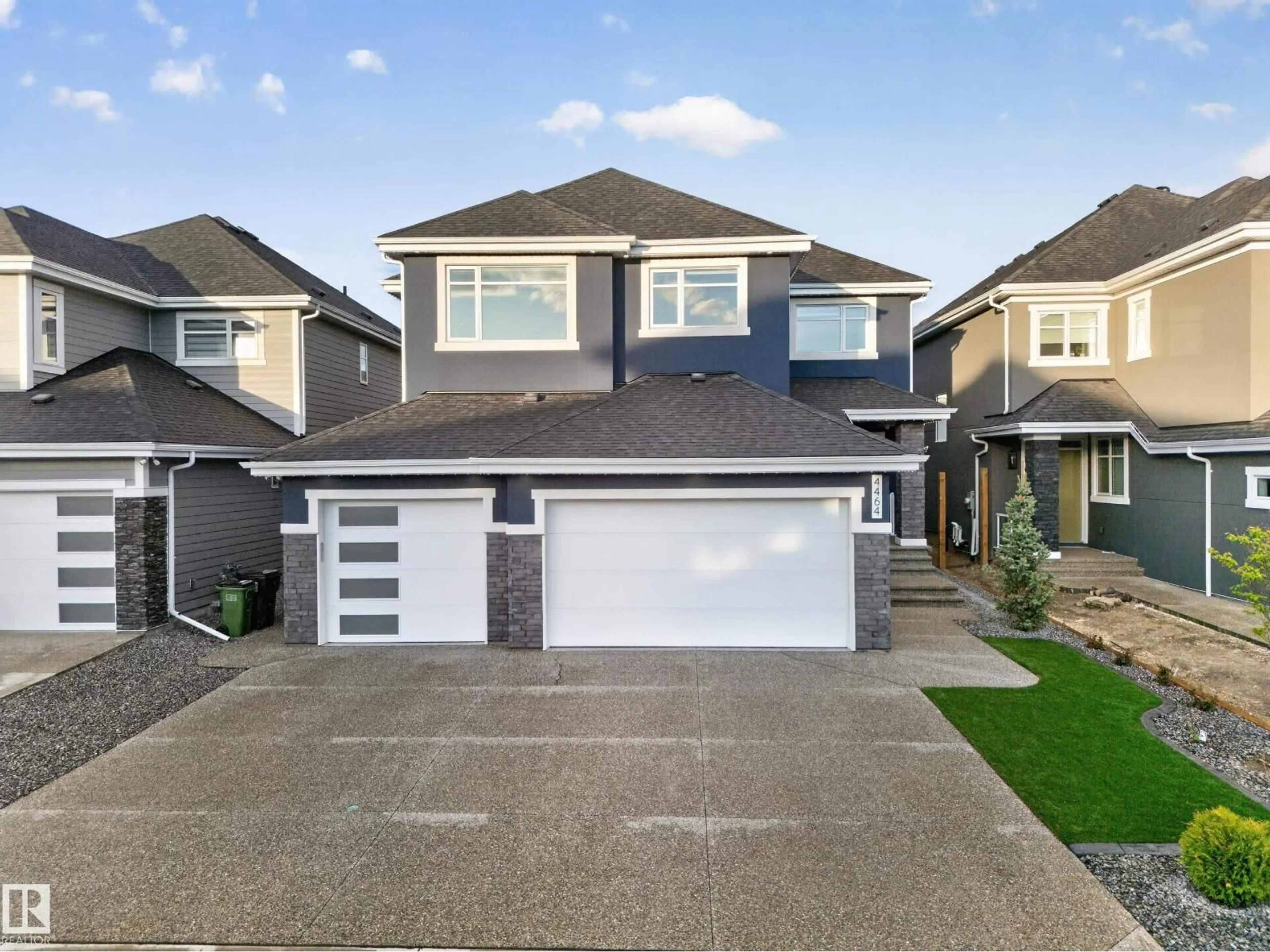 Home with vinyl exterior material, street for 4464 SUZANNA CR, Edmonton Alberta T6X0Y5