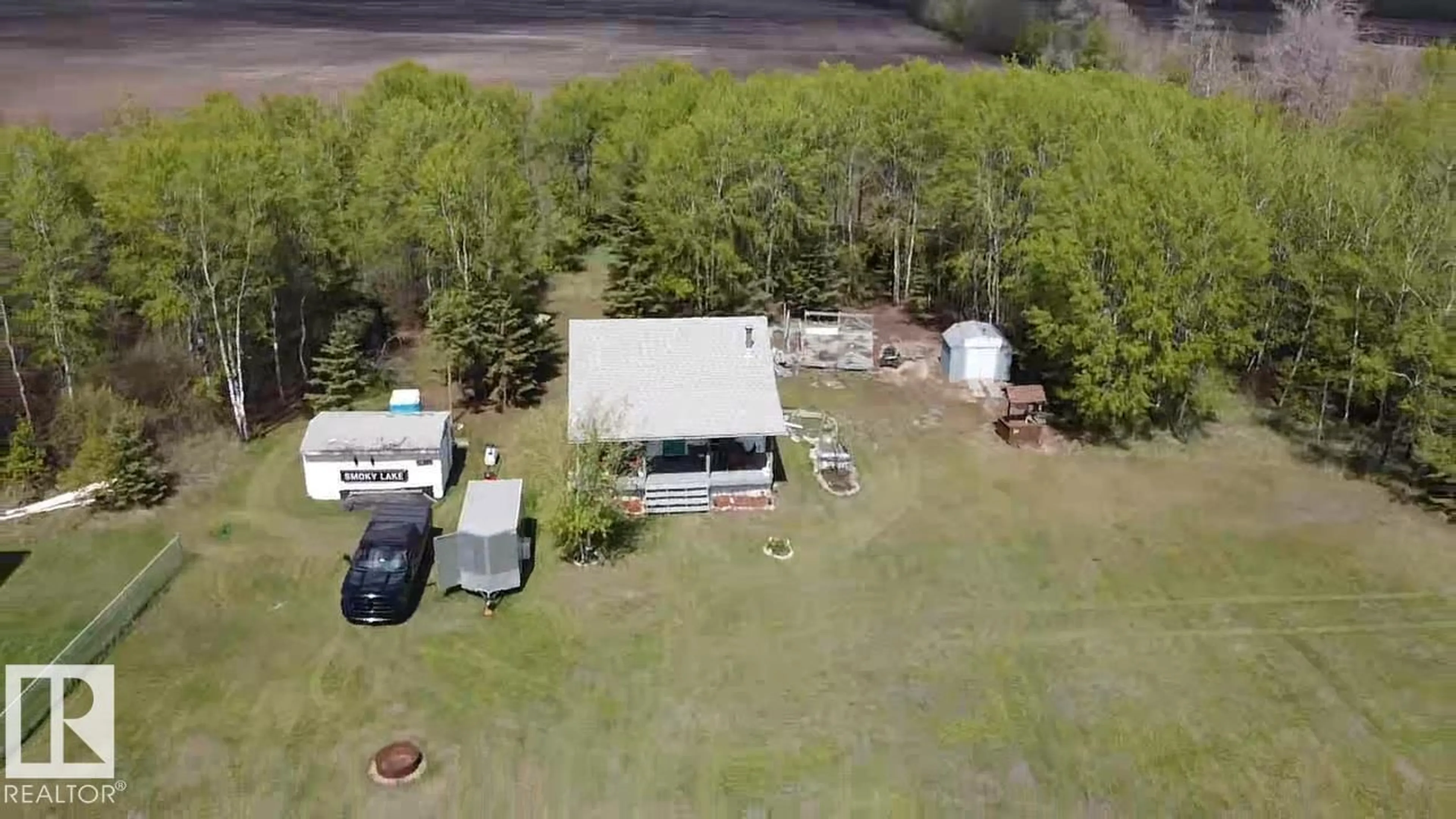 A pic from outside/outdoor area/front of a property/back of a property/a pic from drone, building for 16544 590 TWP RD, Rural Smoky Lake County Alberta T0A3C0