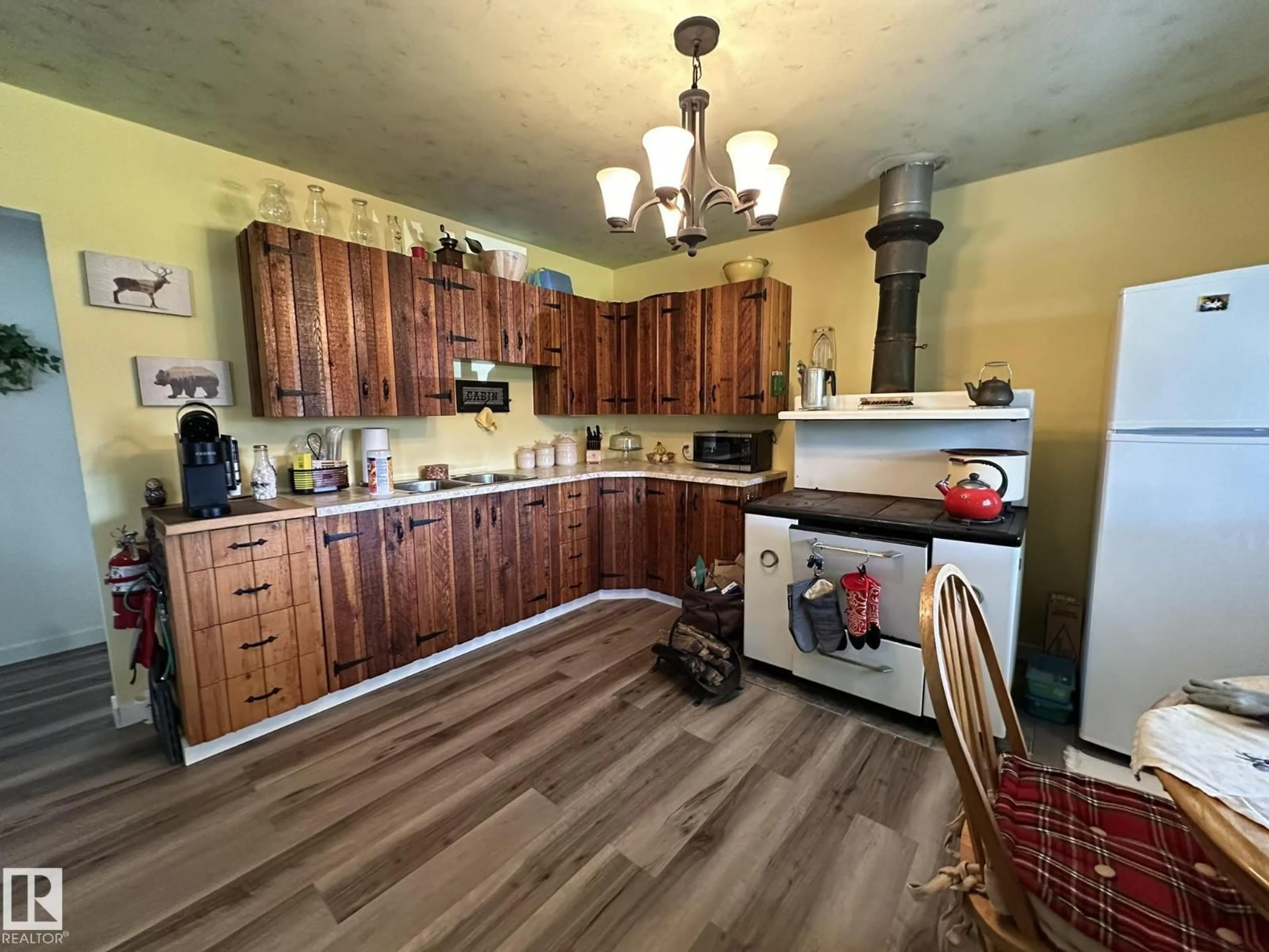 Standard kitchen, unknown for 16544 590 TWP RD, Rural Smoky Lake County Alberta T0A3C0