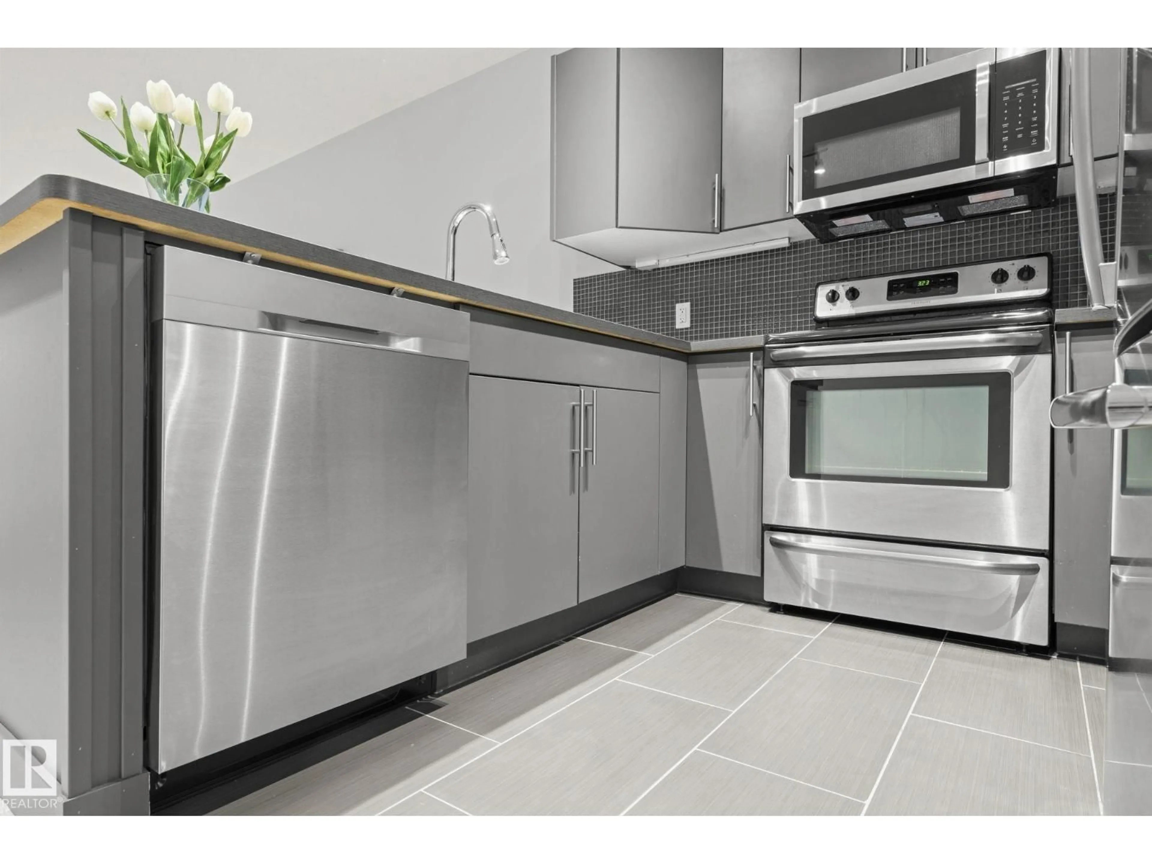 Standard kitchen, ceramic/tile floor for #306 - 10611 117 ST, Edmonton Alberta T5J2G8
