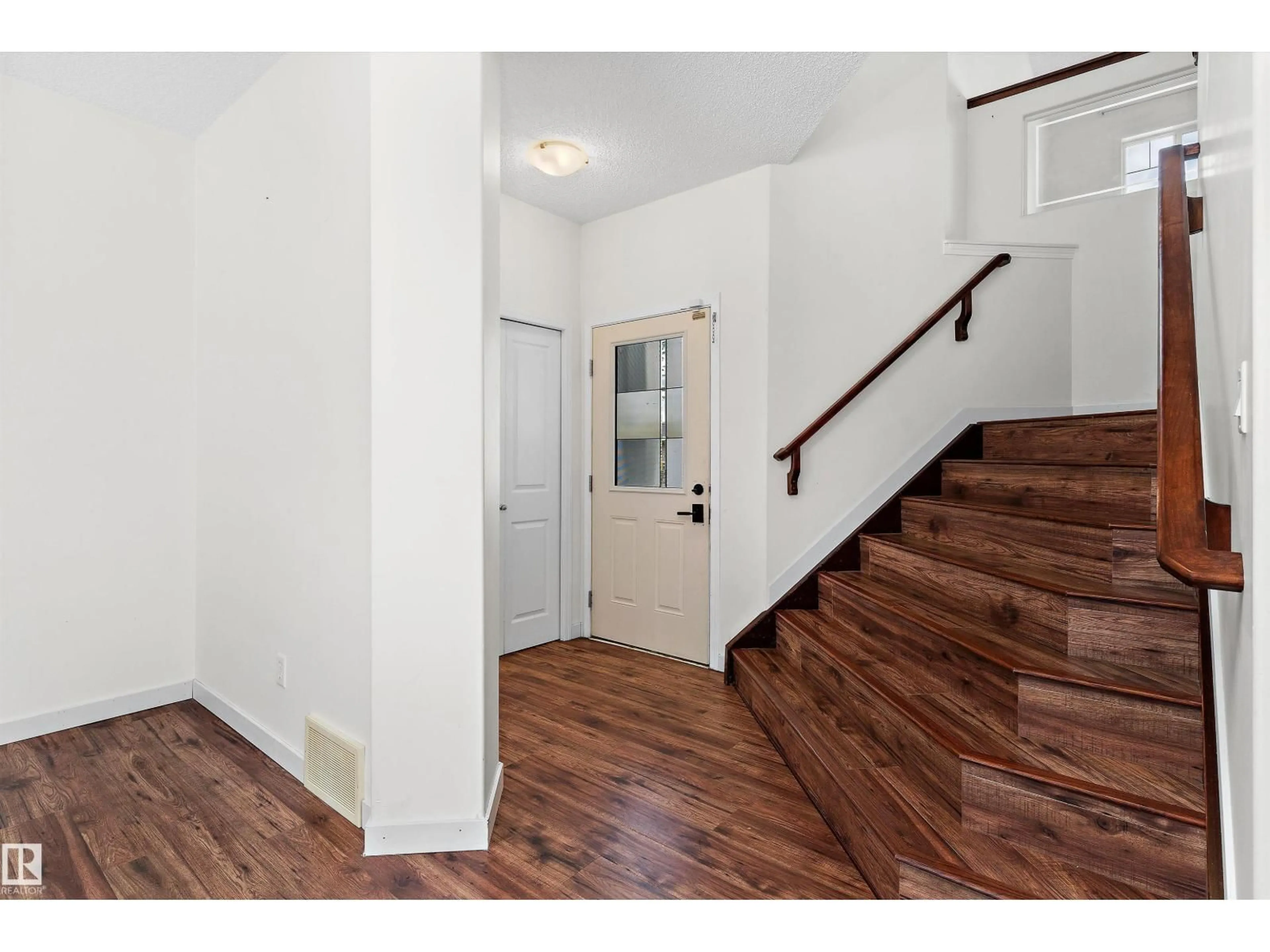 Indoor entryway for 583 LEGER WY, Edmonton Alberta T6R3T5