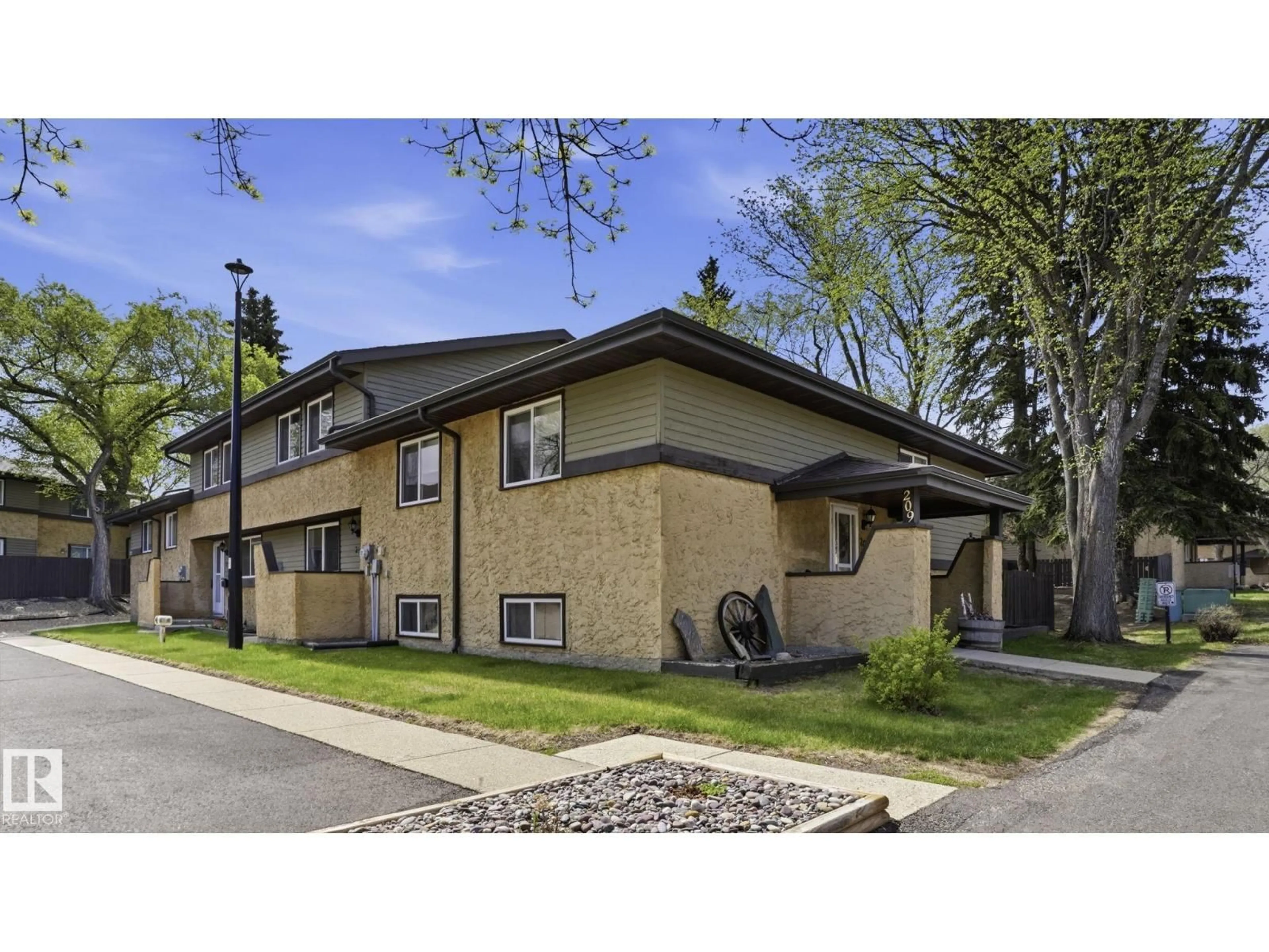 Unknown for 210 WOODBRIDGE WY, Sherwood Park Alberta T8A3Y3