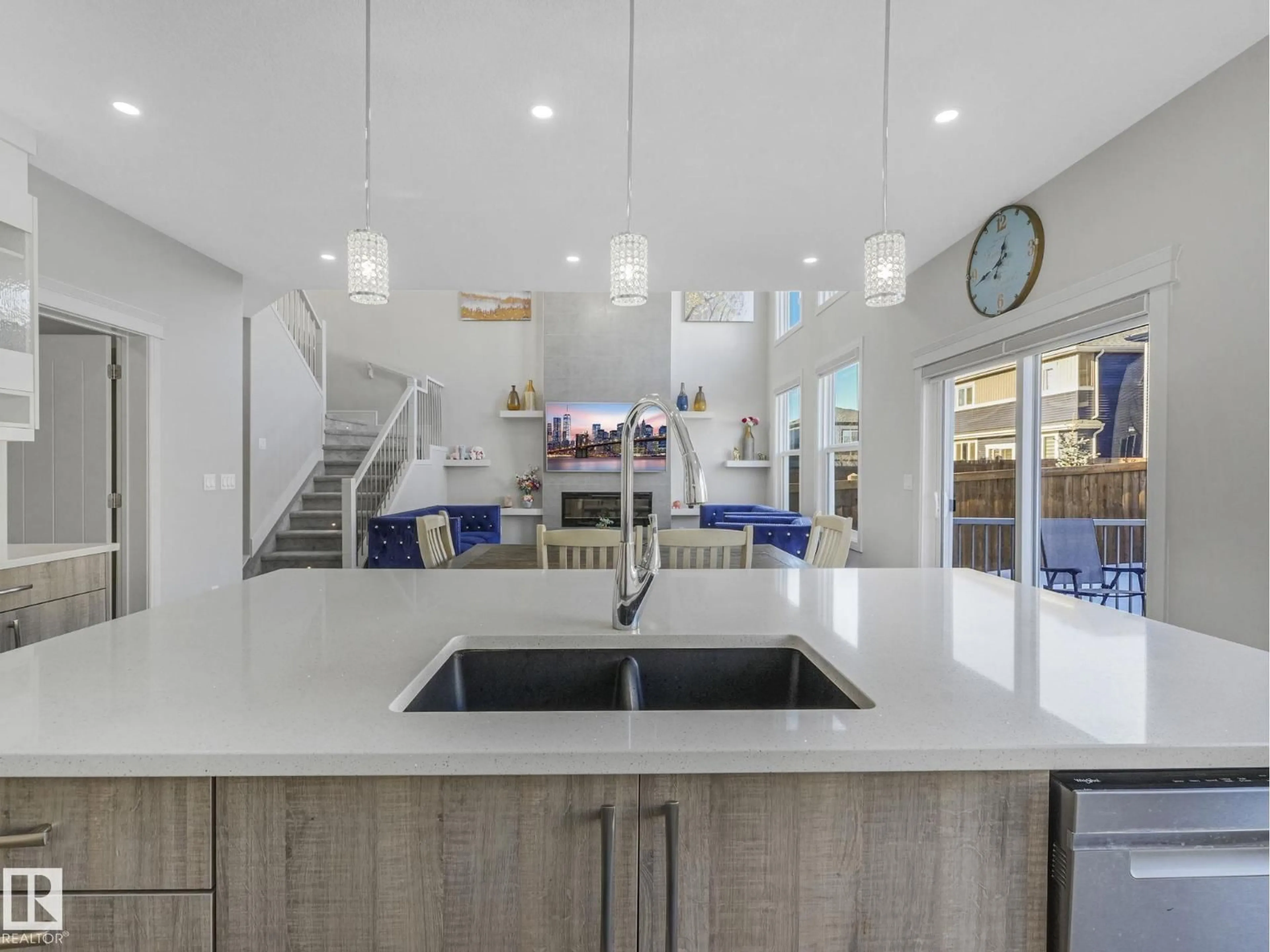 Contemporary kitchen, unknown for SW - 8641 MAYDAY WD, Edmonton Alberta T6X2L1