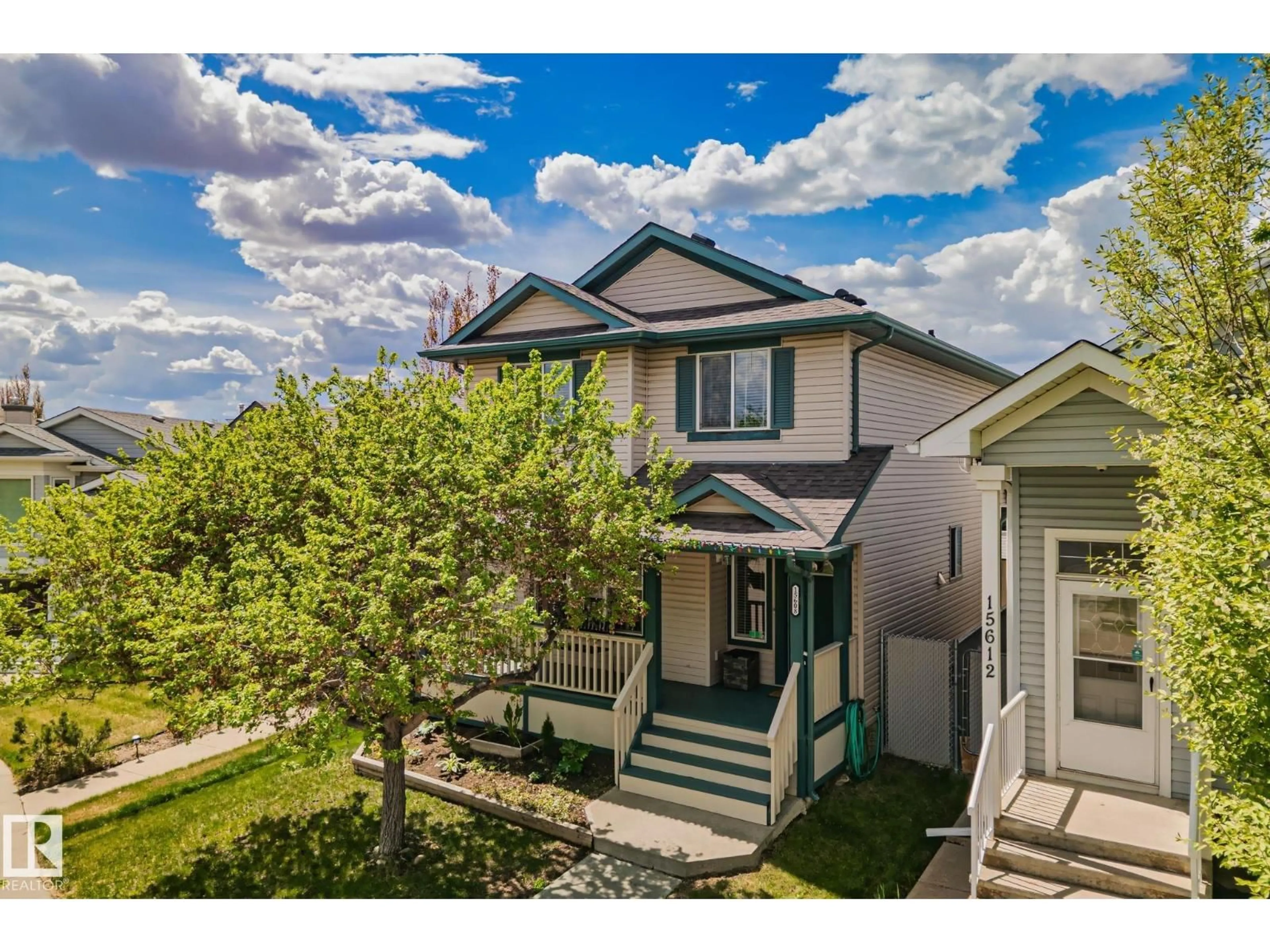 A pic from outside/outdoor area/front of a property/back of a property/a pic from drone, street for 15608 44 ST, Edmonton Alberta T5Y3H1