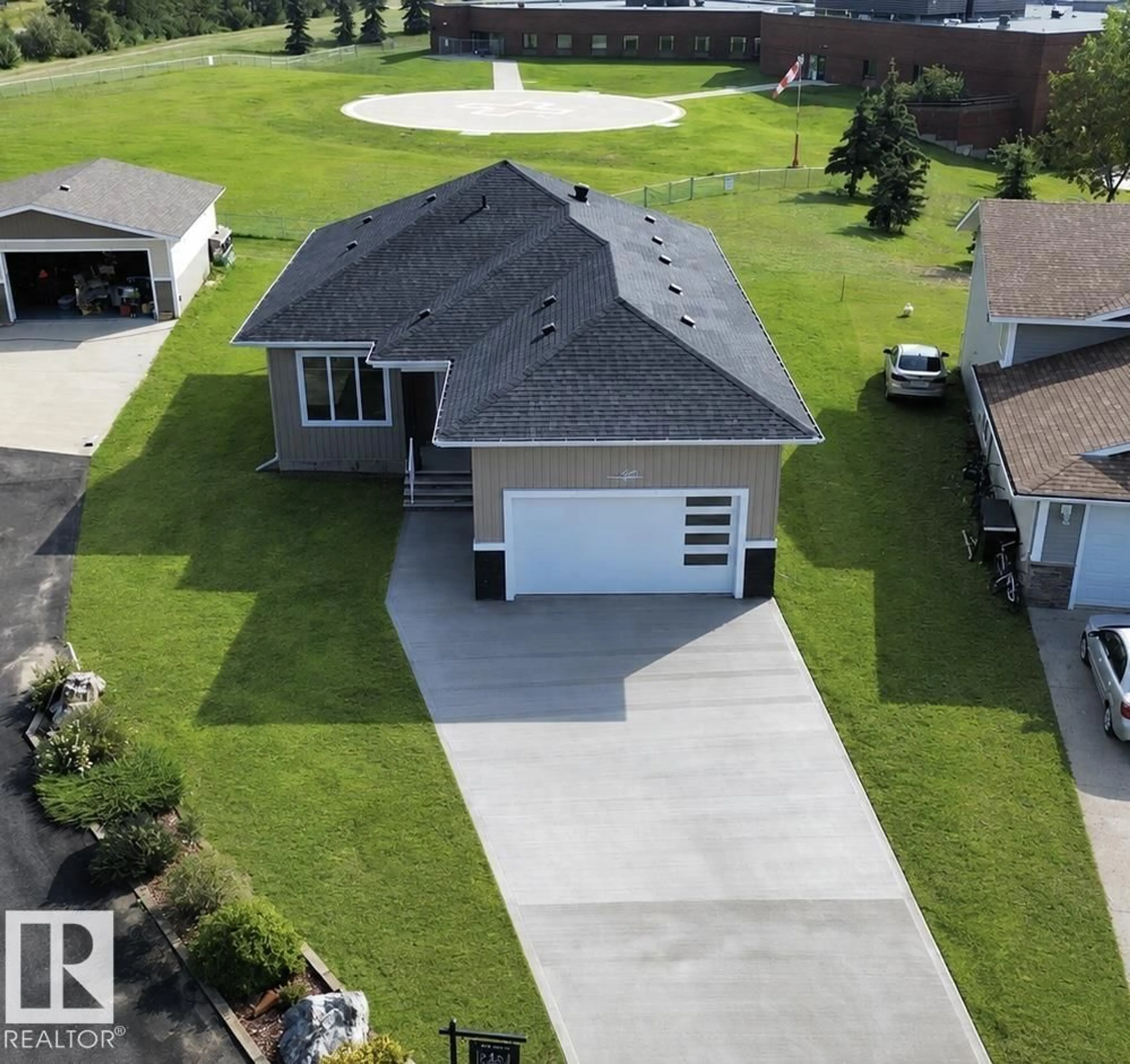 A pic from outside/outdoor area/front of a property/back of a property/a pic from drone, street for 5611 45 ST, Smoky Lake Town Alberta T0A3C0