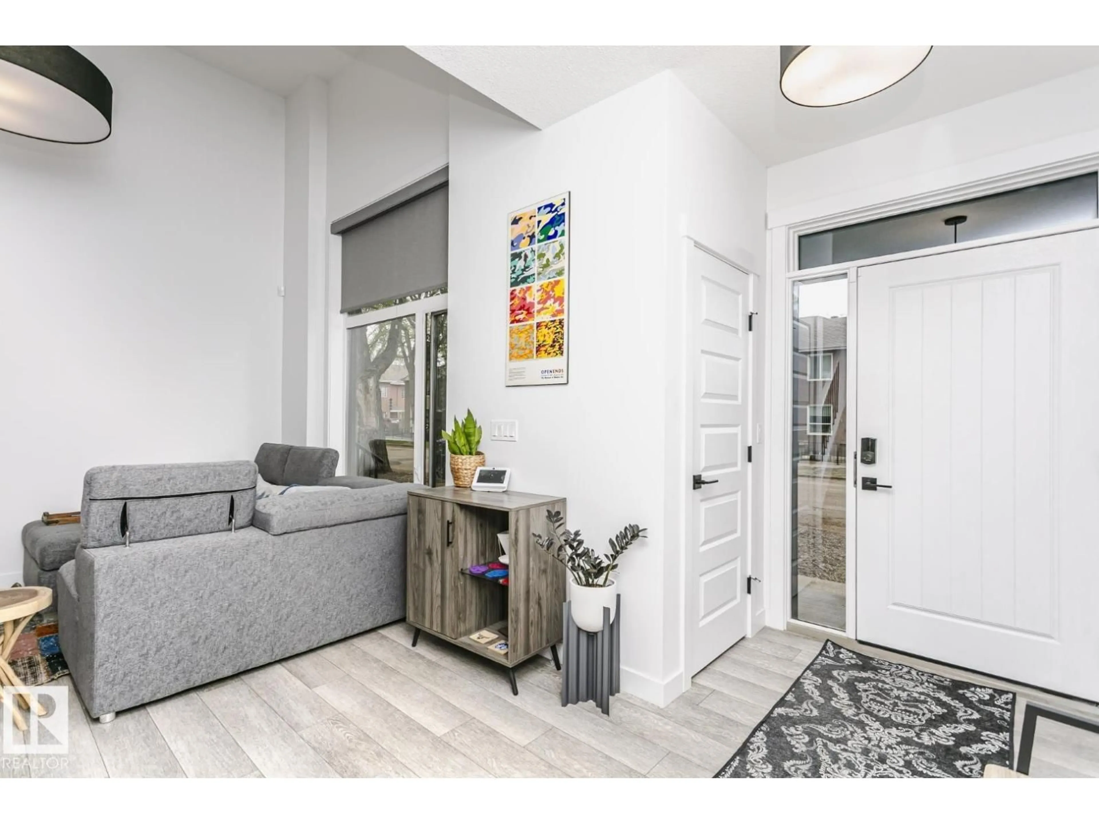 Indoor entryway for NW - 9737 101 ST, Edmonton Alberta T5K0W9