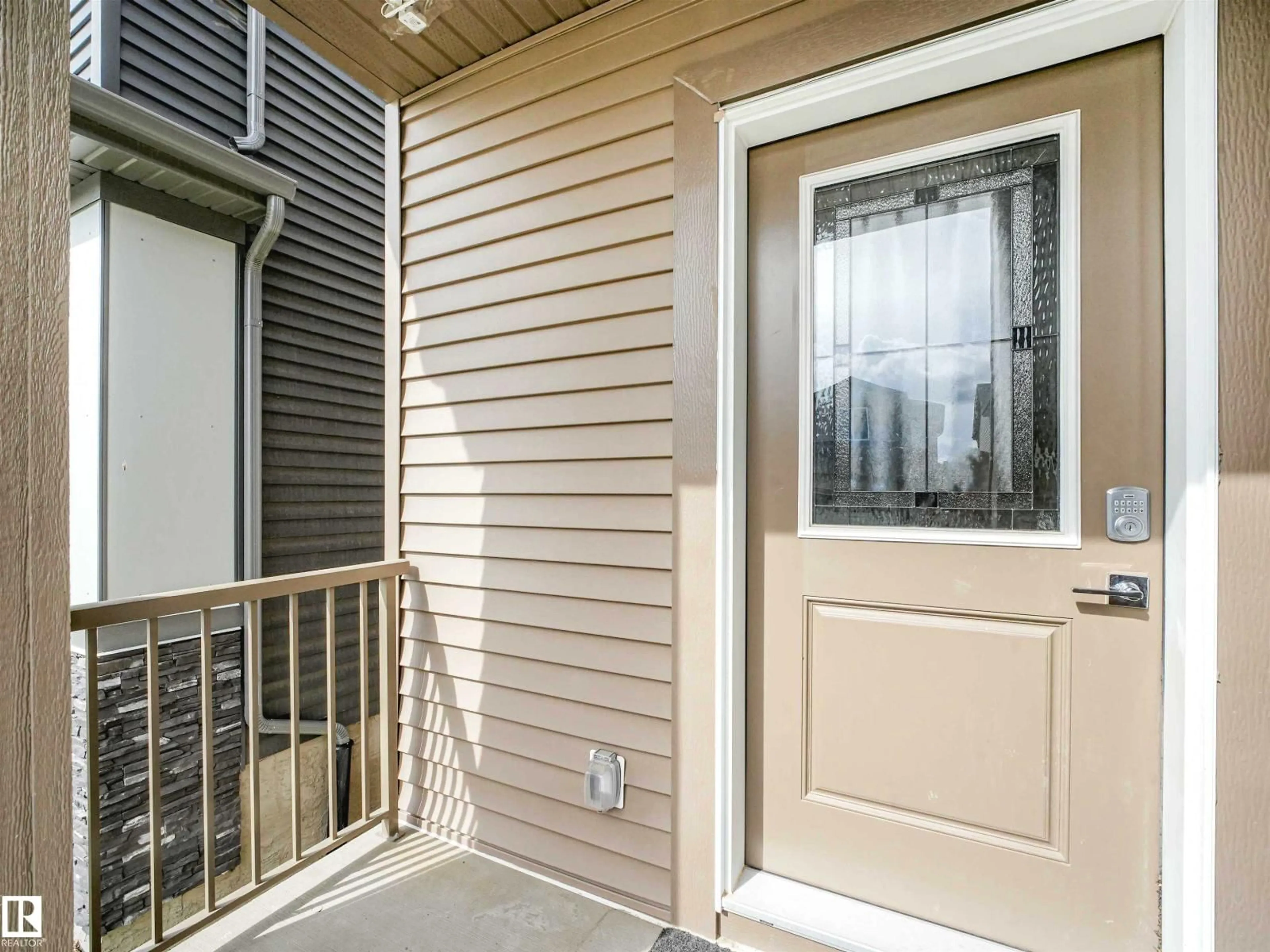 Indoor entryway for LI NW - 1518 SISKIN LINK, Edmonton Alberta T5S0T9