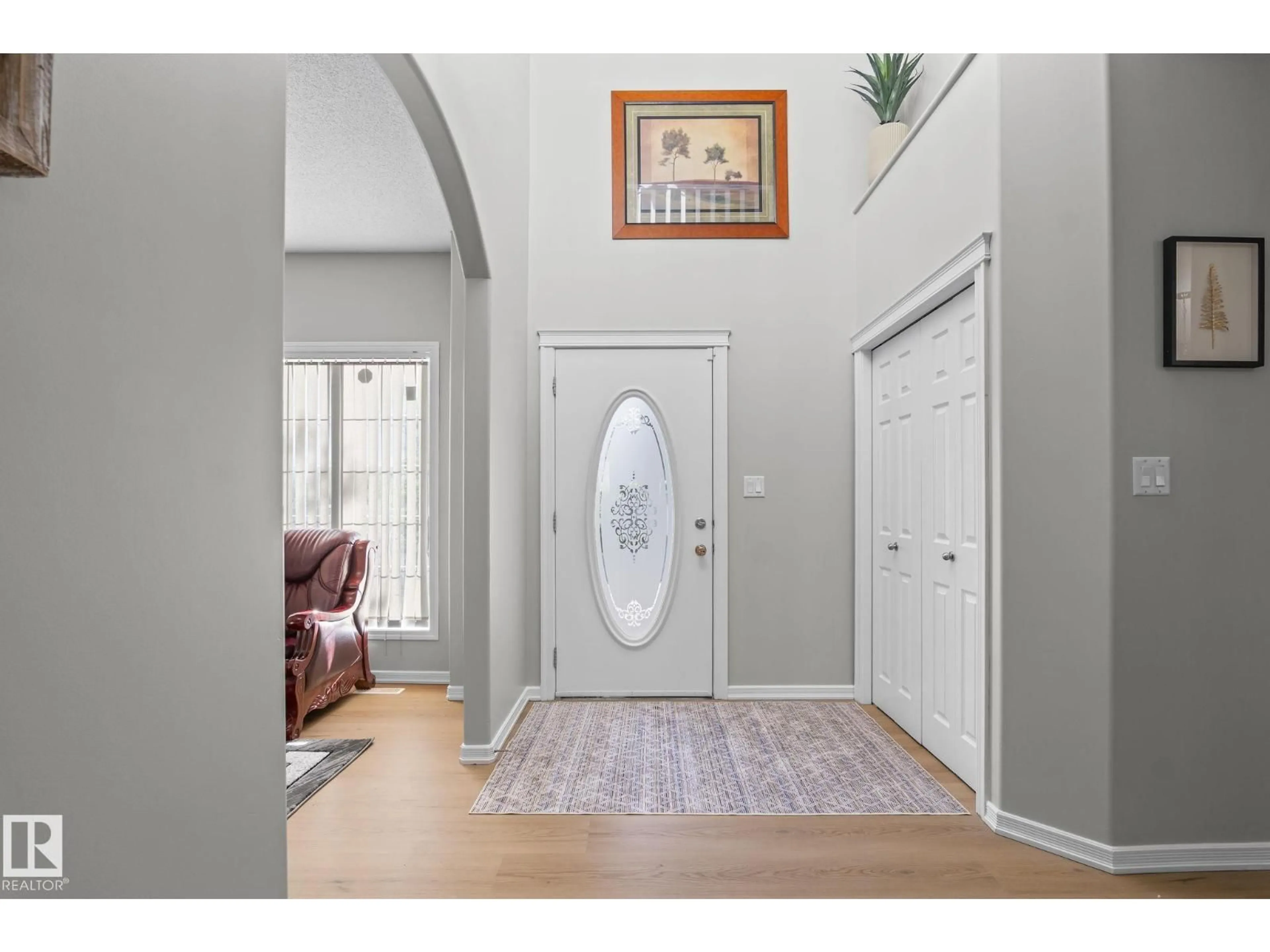 Indoor entryway for 3403 23ST NW, Edmonton Alberta T6T0B2