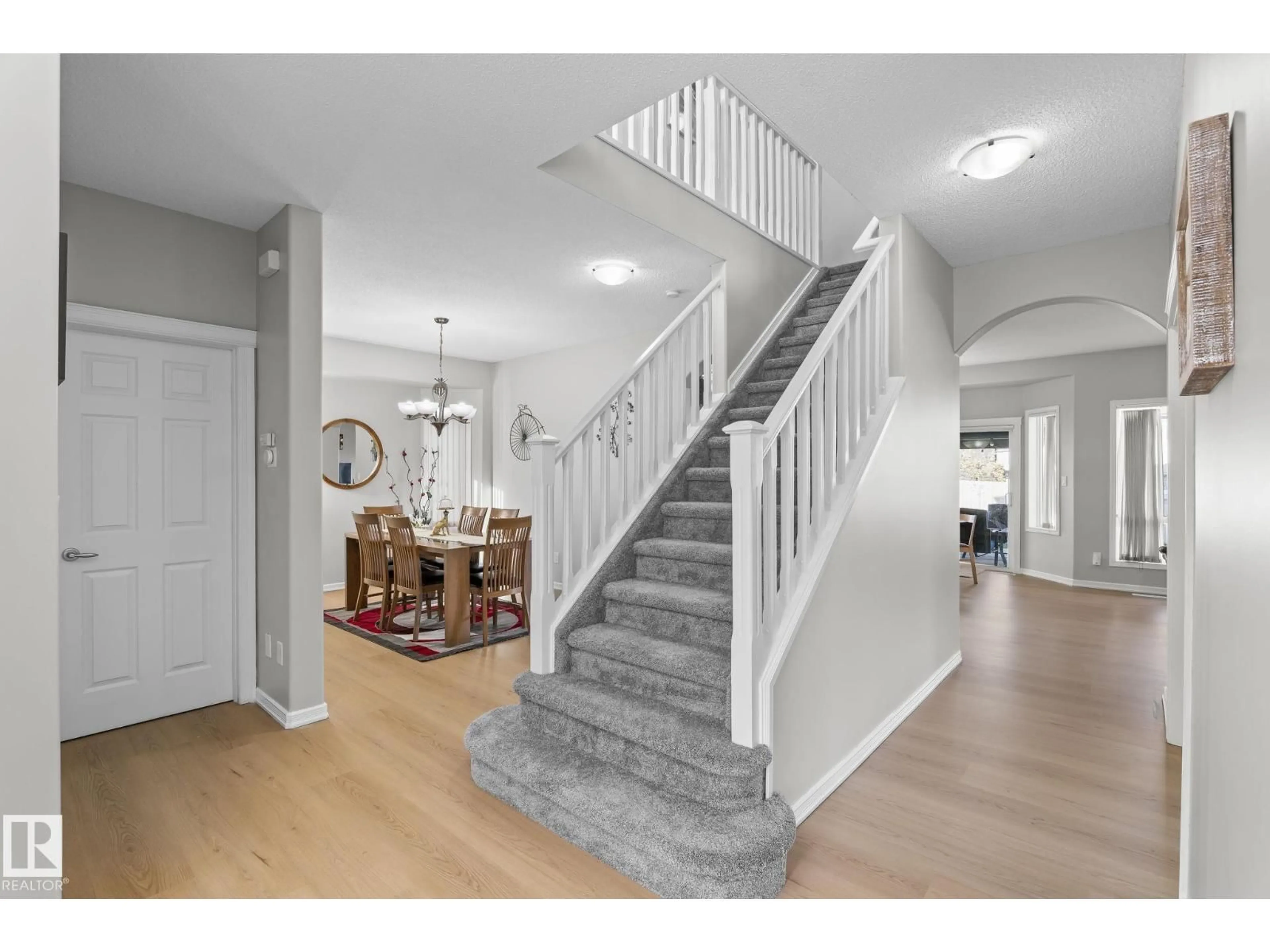 Indoor entryway for 3403 23ST NW, Edmonton Alberta T6T0B2