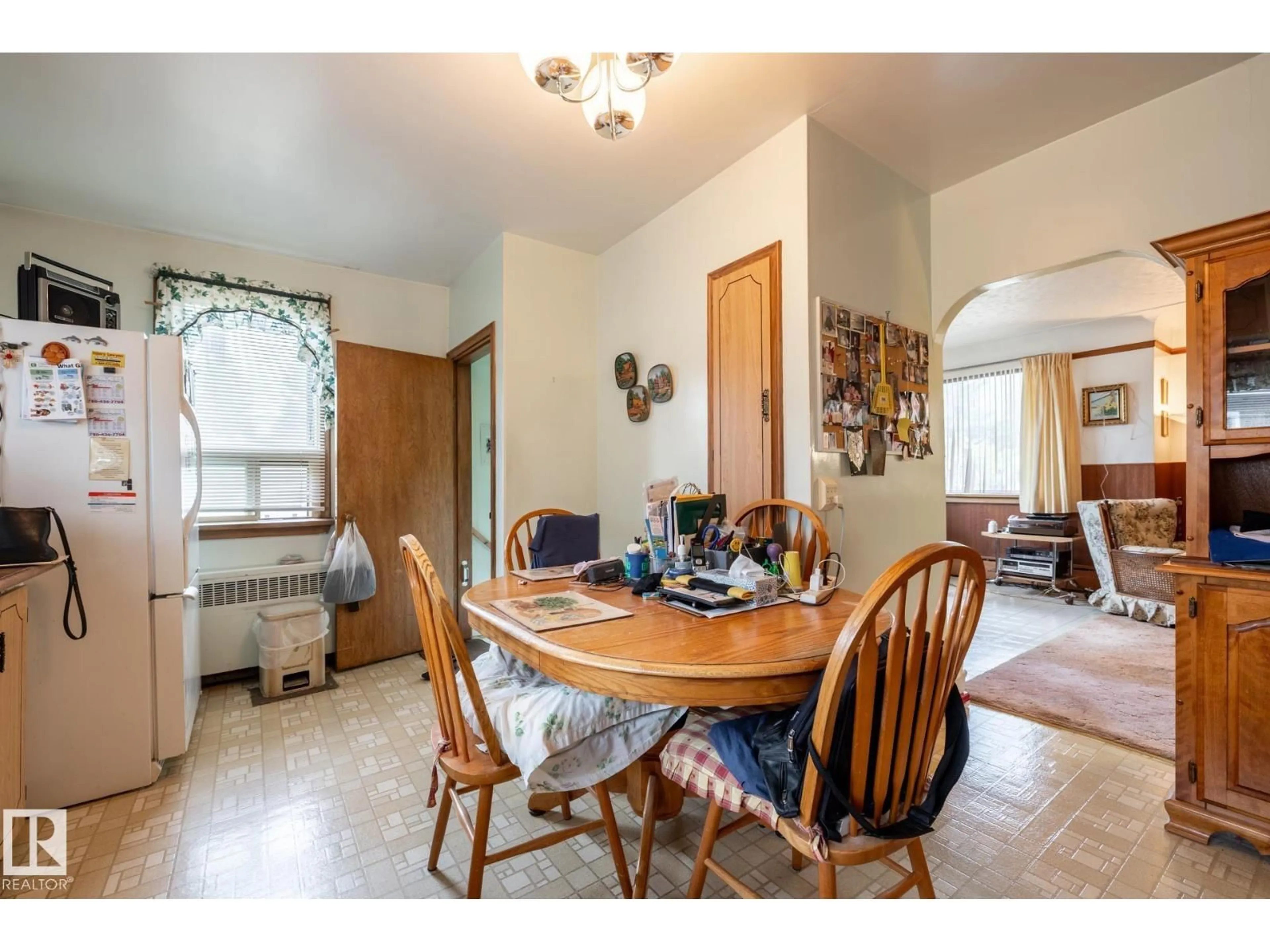 Dining room, unknown for 9839 81 AV, Edmonton Alberta T6E1W4