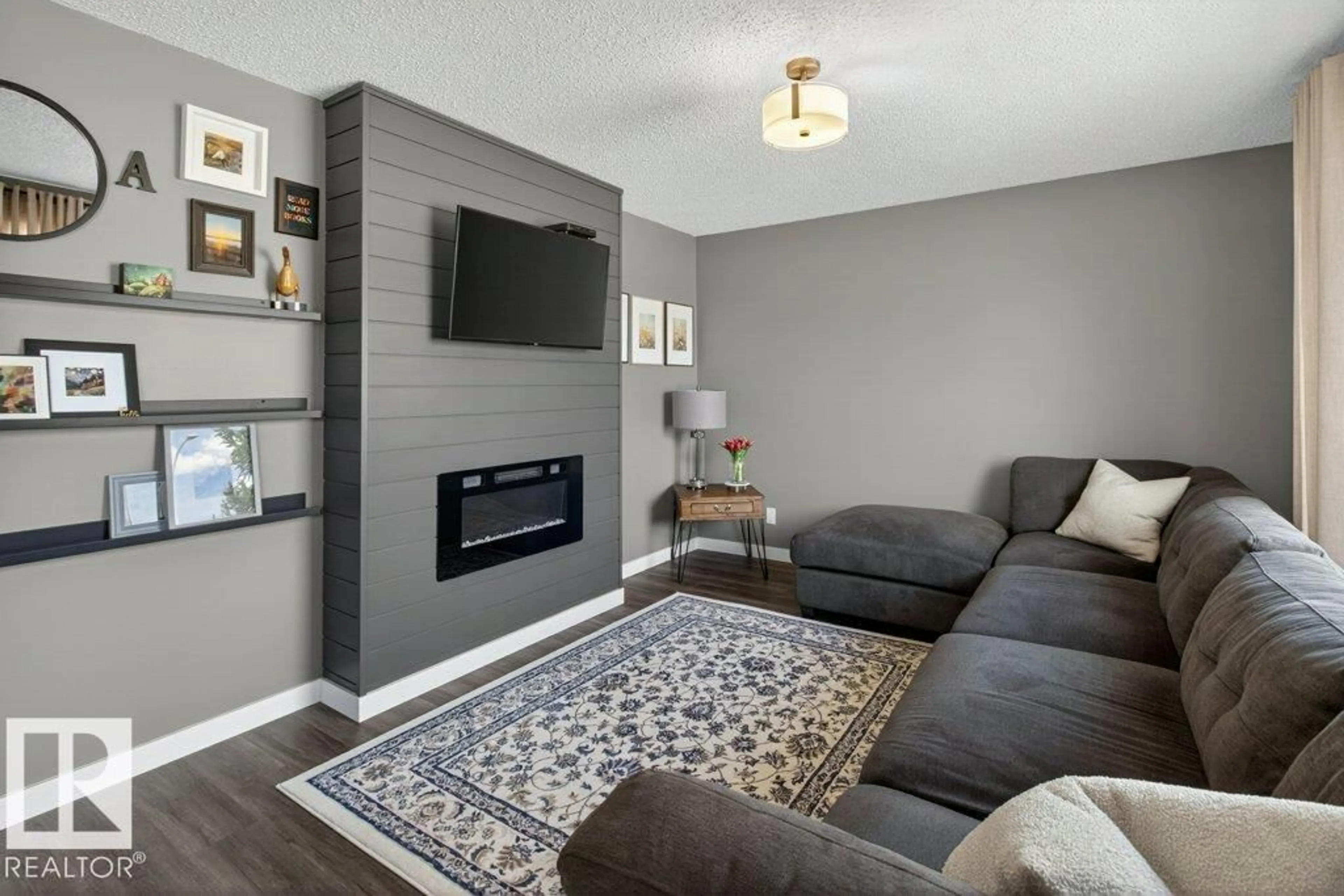 Living room with furniture, unknown for 18007 99A AV NW, Edmonton Alberta T5T4B9
