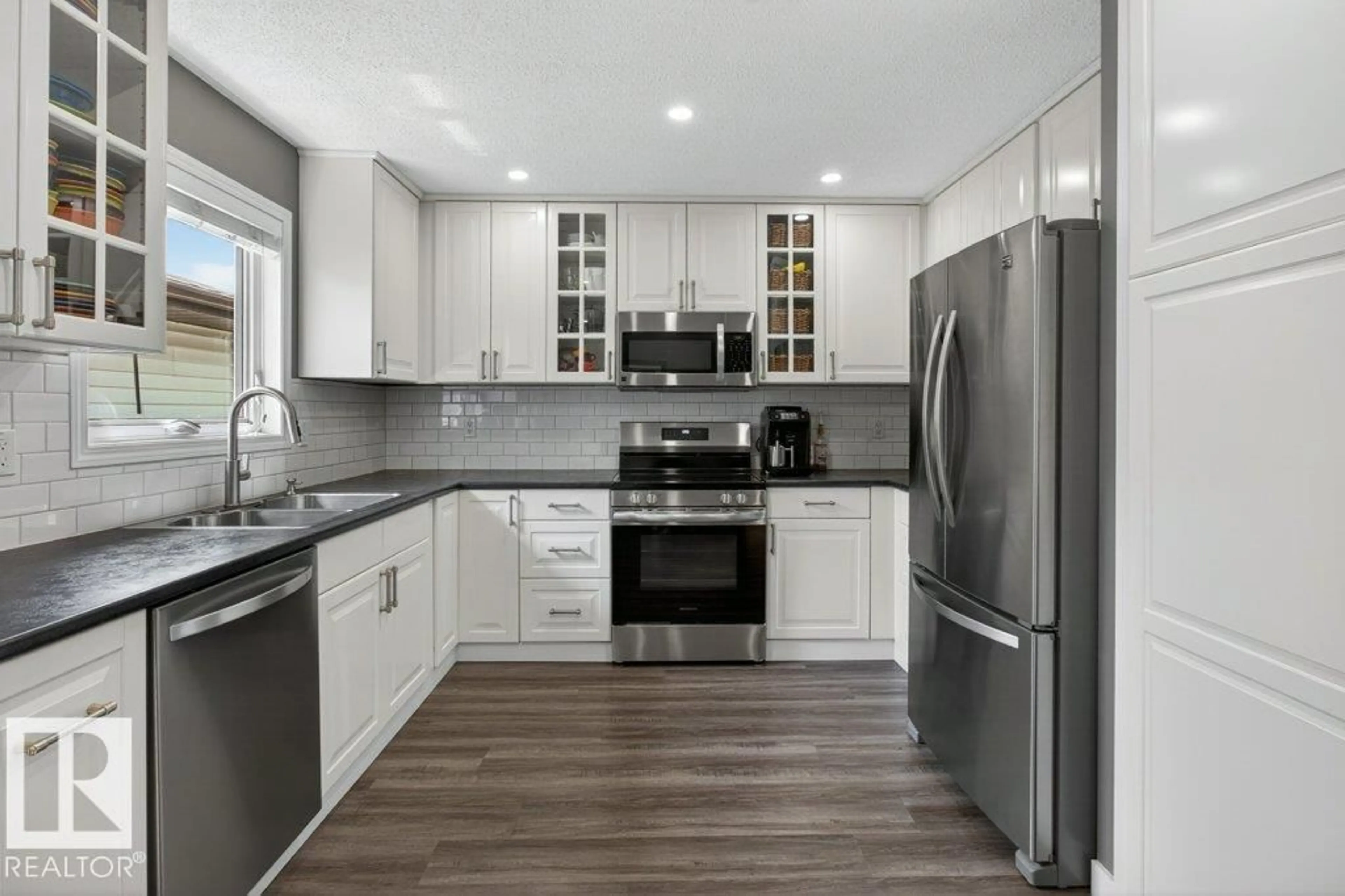 Open concept kitchen, unknown for 18007 99A AV NW, Edmonton Alberta T5T4B9