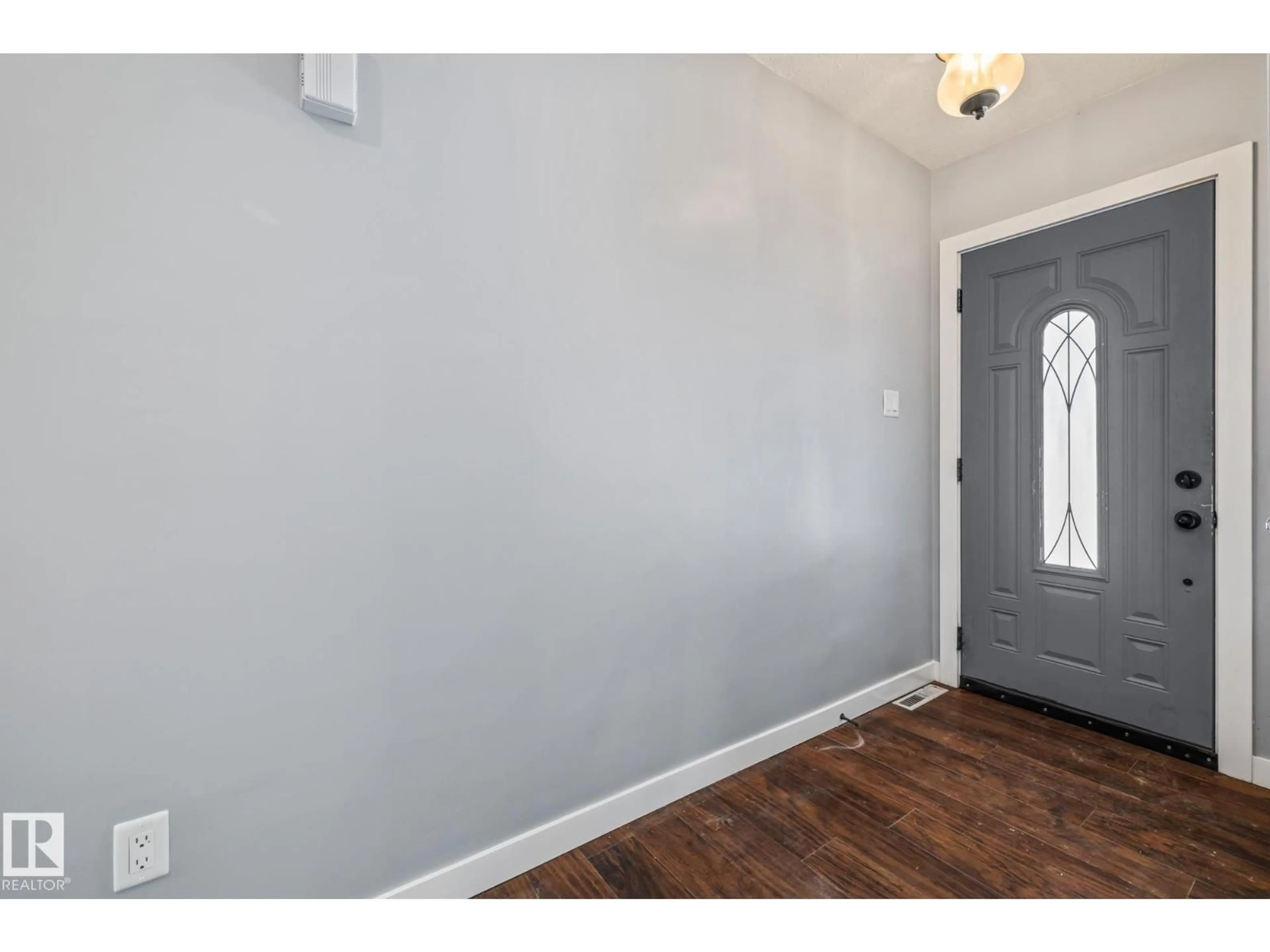 Indoor entryway for NW - 13608 137 ST, Edmonton Alberta T5L2B3