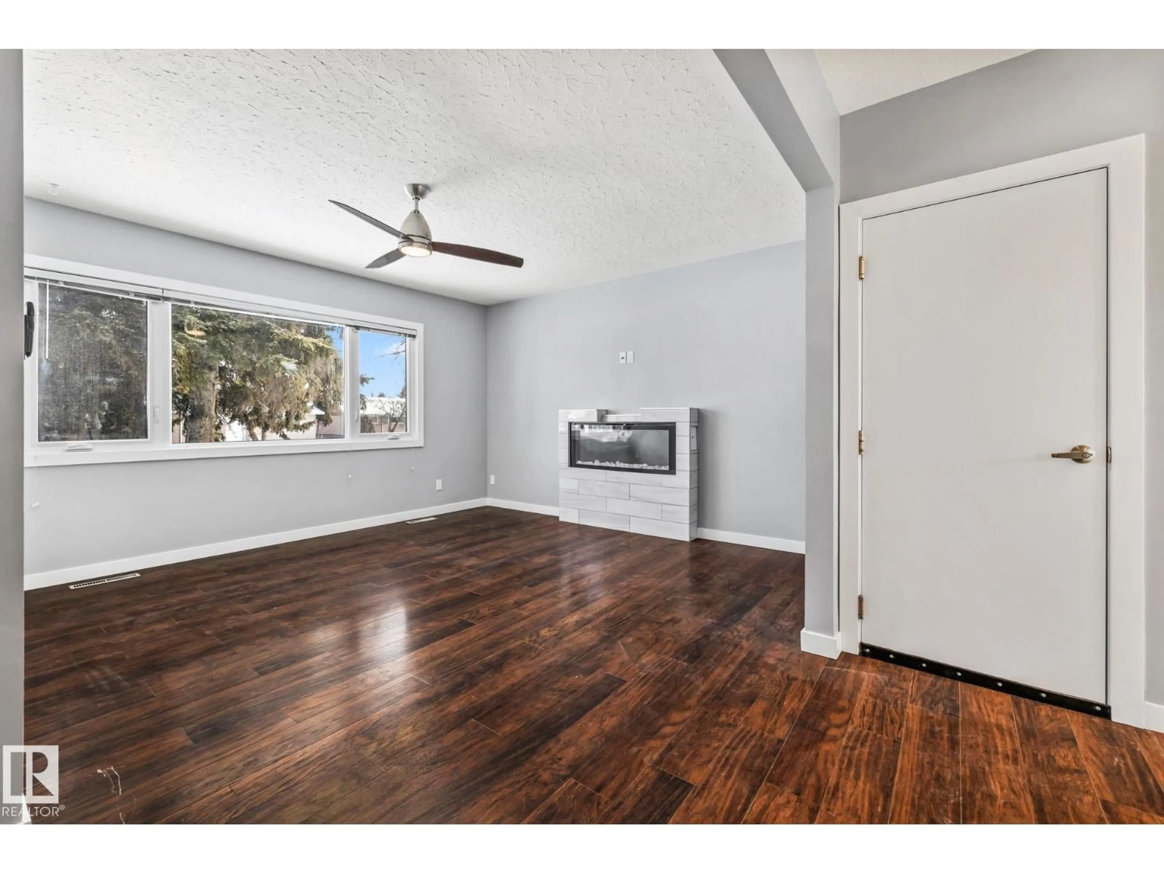 A pic of a room for NW - 13608 137 ST, Edmonton Alberta T5L2B3