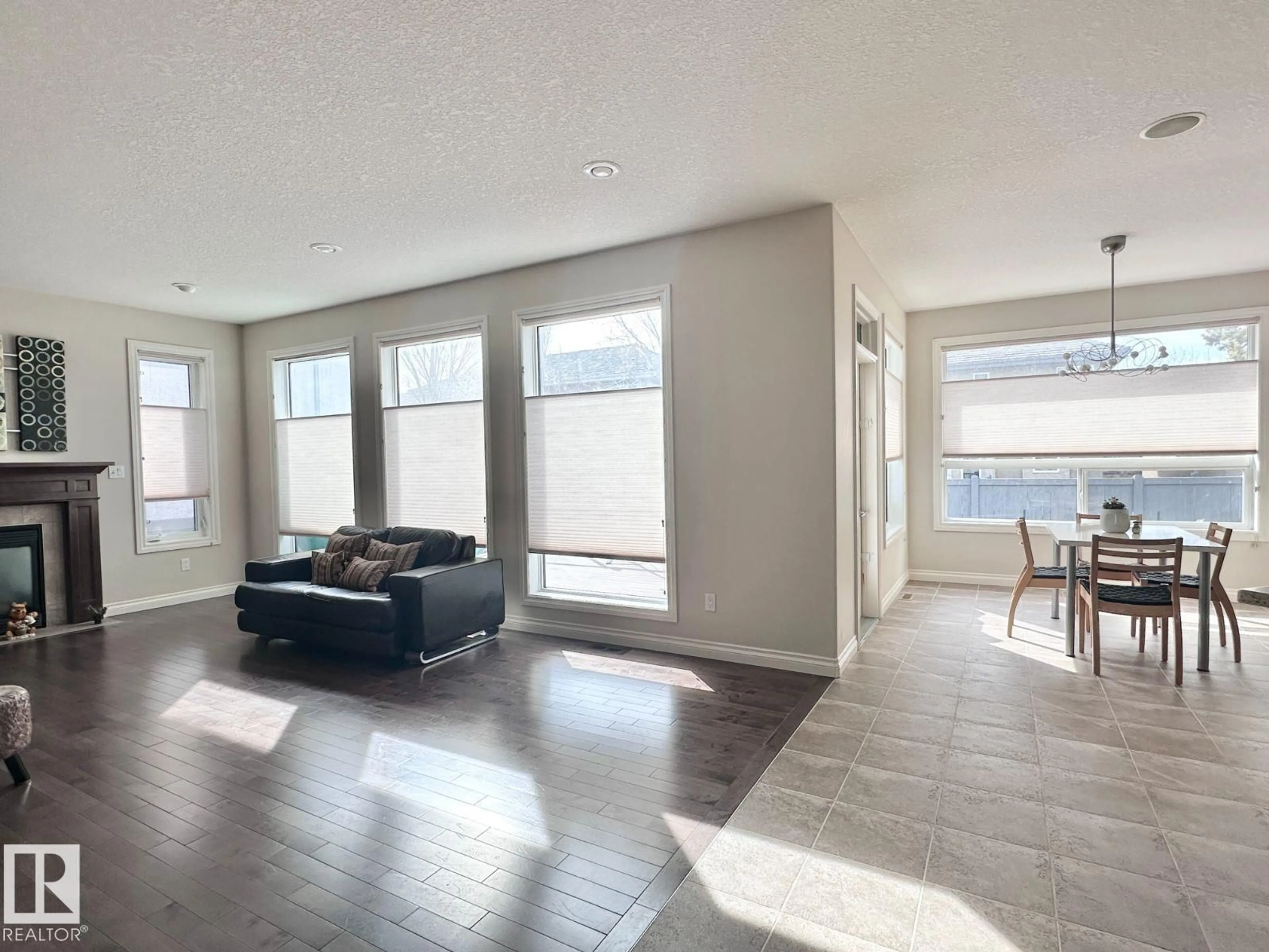 A pic of a room for 820 DRYSDALE RU, Edmonton Alberta T6M2Y4