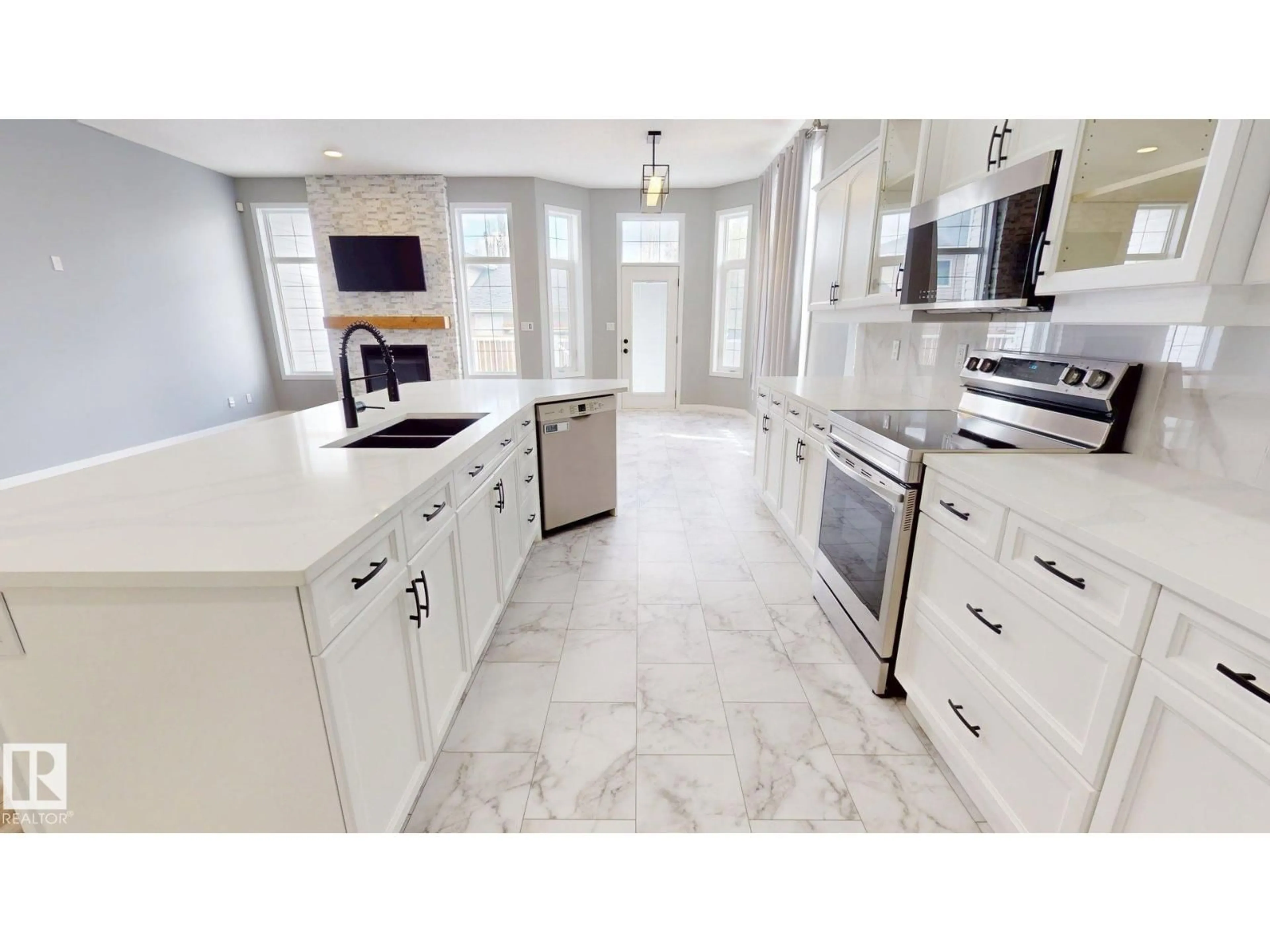 Contemporary kitchen, ceramic/tile floor for 29 RUE BOUCHARD, Beaumont Alberta T4X1R5
