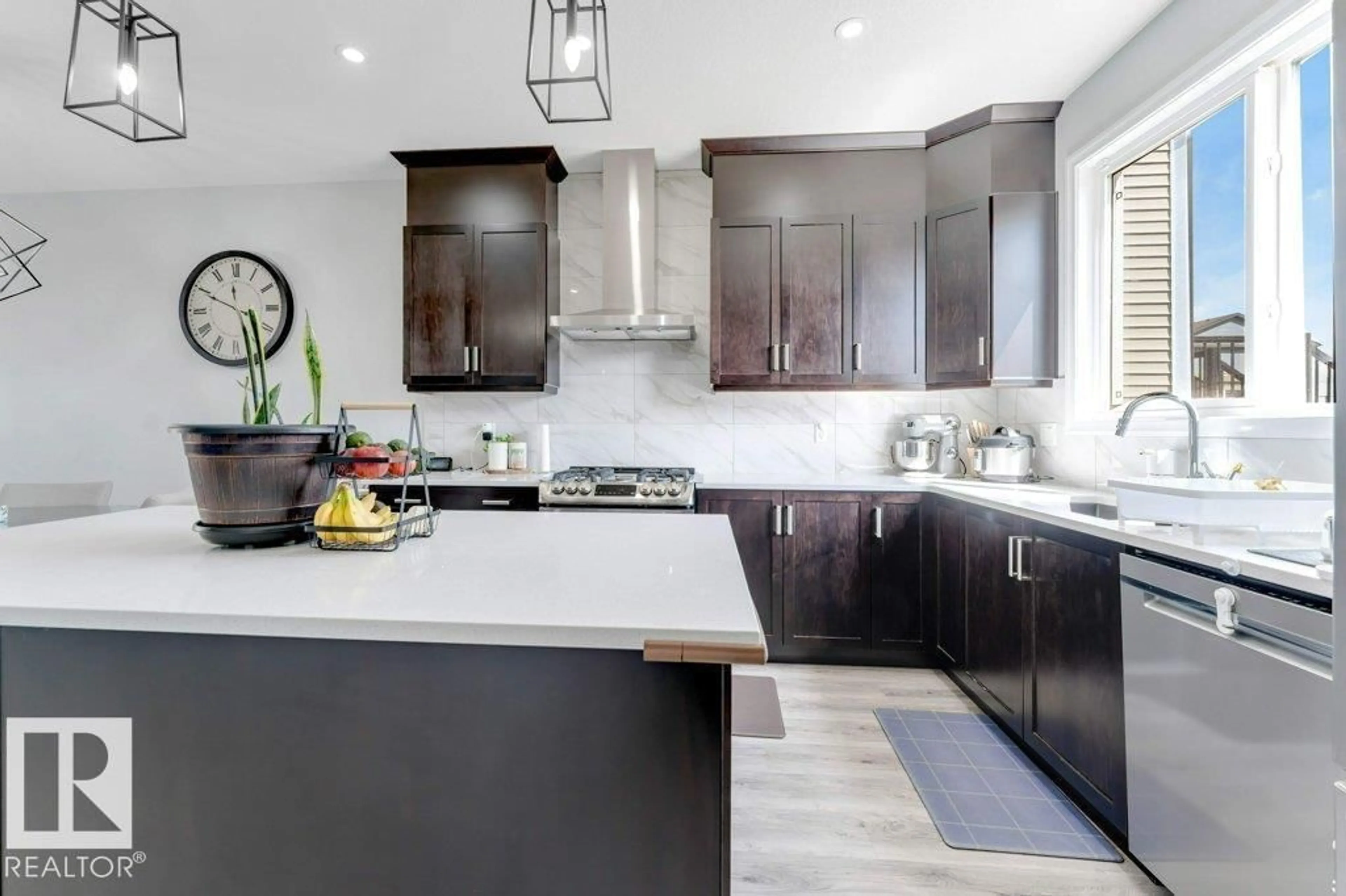 Contemporary kitchen, unknown for SW - 1305 DARBY WY, Edmonton Alberta T6W4N3