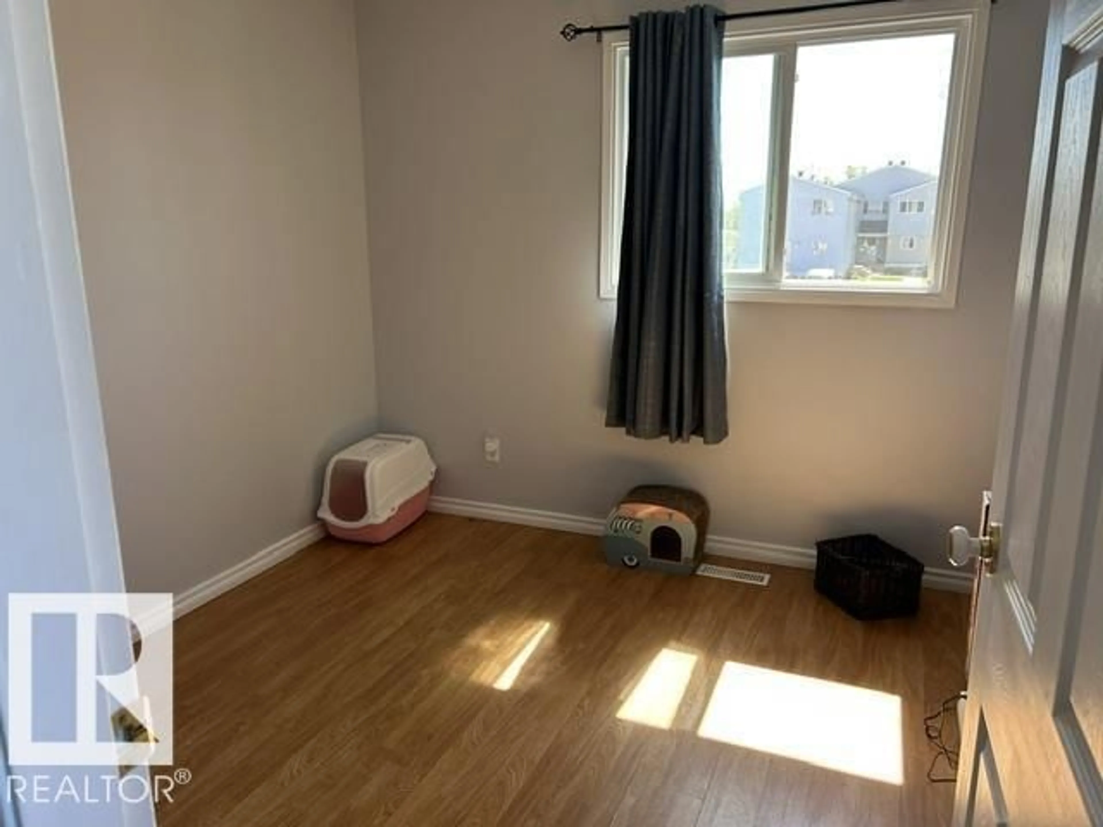 A pic of a room for 51 MCLEOD PL, Edmonton Alberta T5A3A8