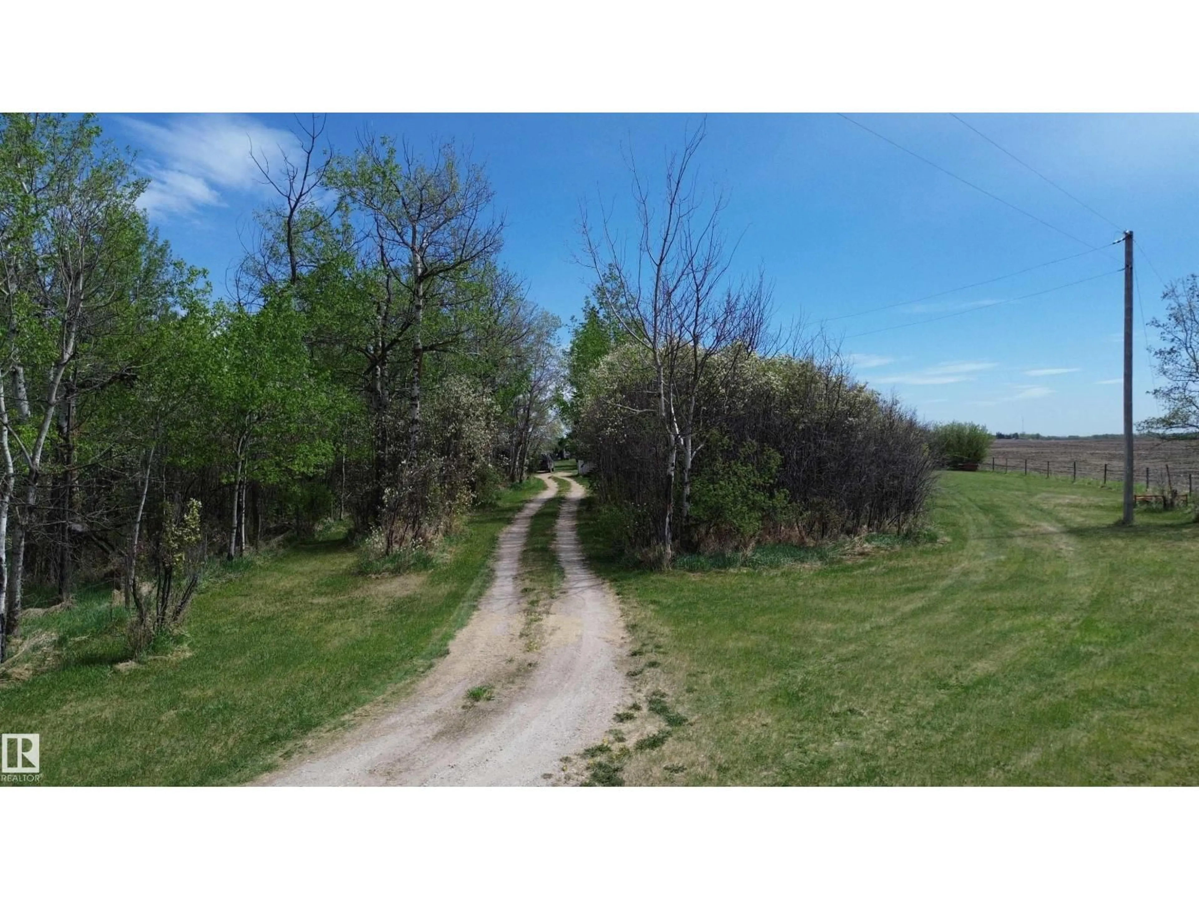 Blurry image for 1209 TWP RD 564, Rural Sturgeon County Alberta T8R0L1