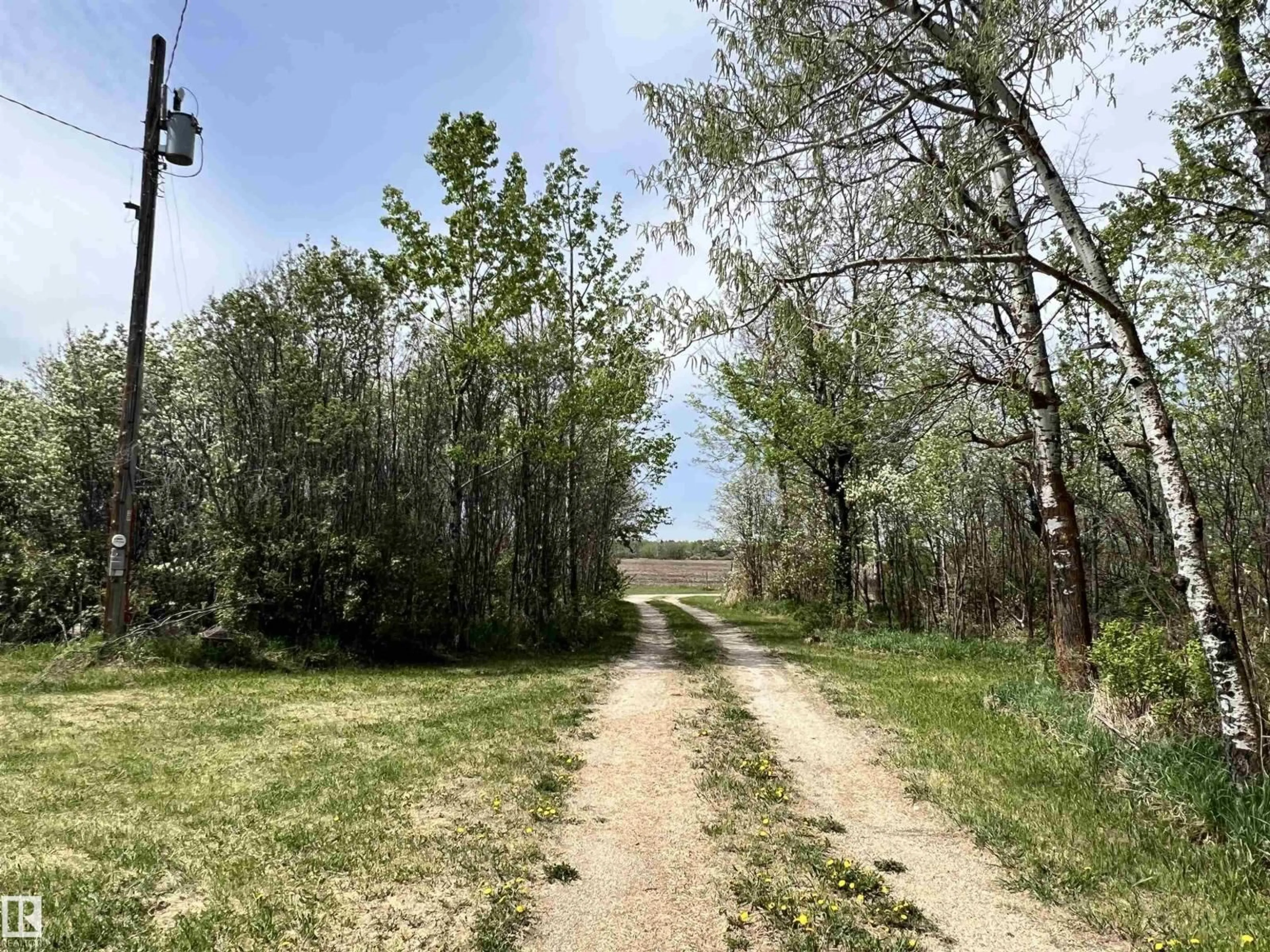 A pic of a room for 1209 TWP RD 564, Rural Sturgeon County Alberta T8R0L1