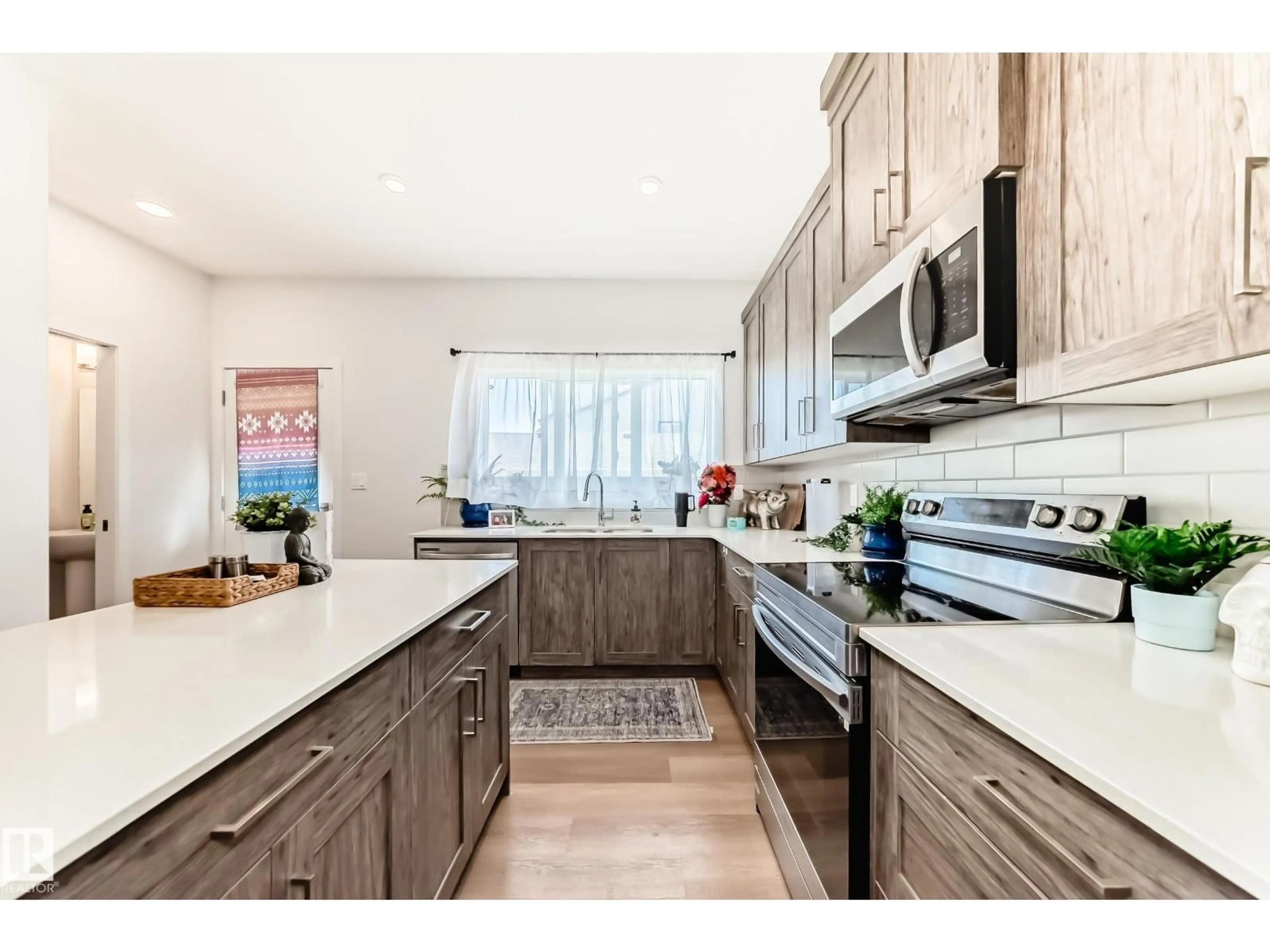 Open concept kitchen, unknown for 5165 EDGEMONT BV, Edmonton Alberta T6M1J7