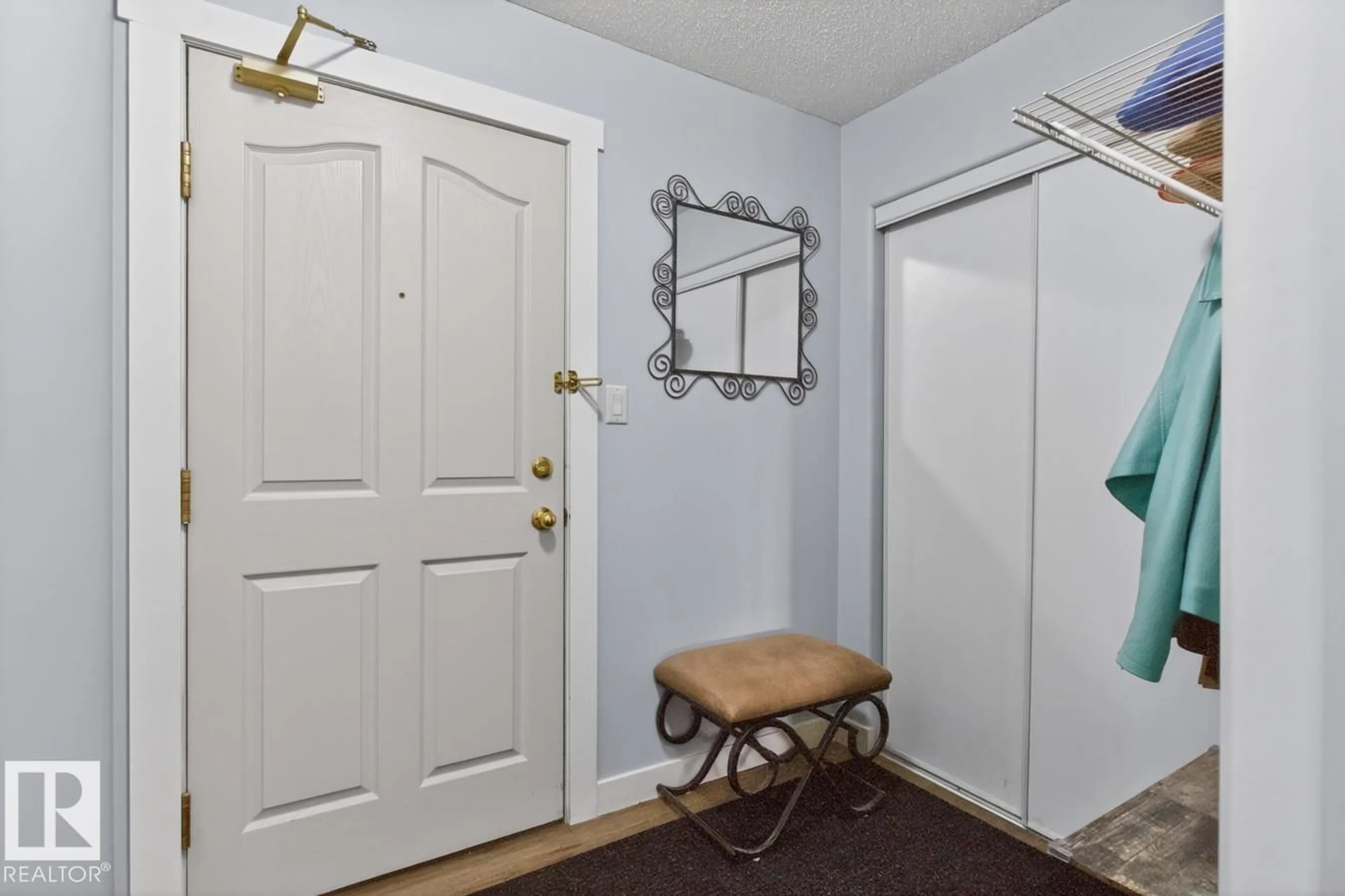 Indoor entryway for 220 16303 95 ST NW, Edmonton Alberta T5Z3V1