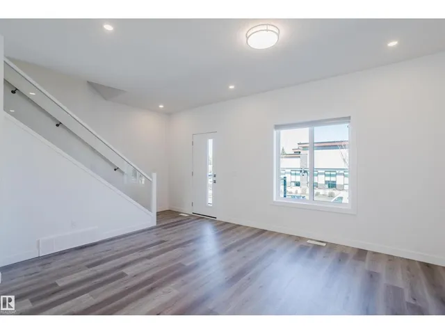 10 - 26 SALISBURY WY, Sherwood Park 4