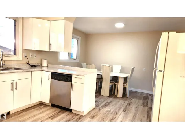 4709 106 ST, Edmonton 3