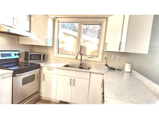 4709 106 ST, Edmonton 4