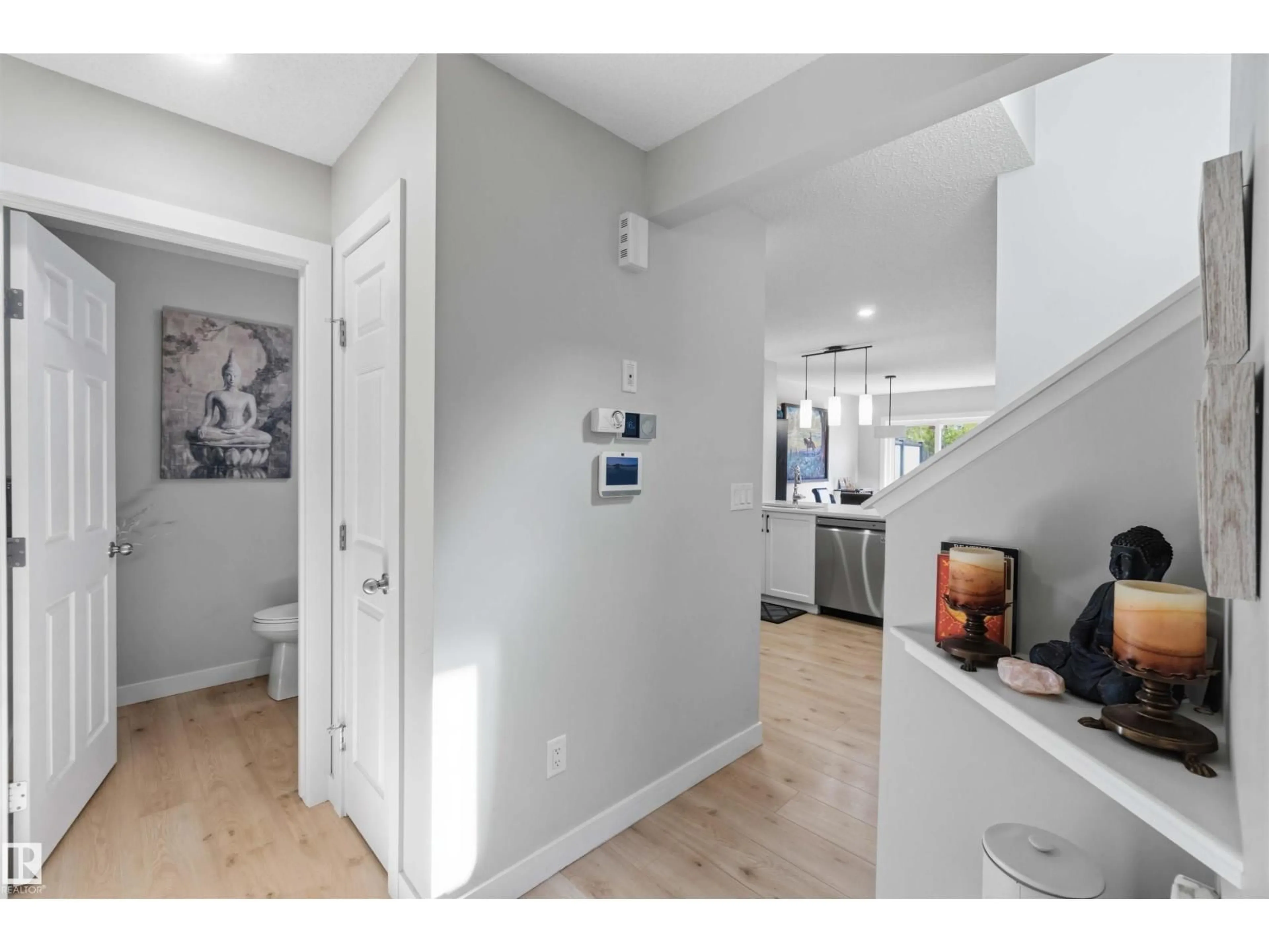 Indoor entryway for 5129 LARK CR, Edmonton Alberta T5S0N9