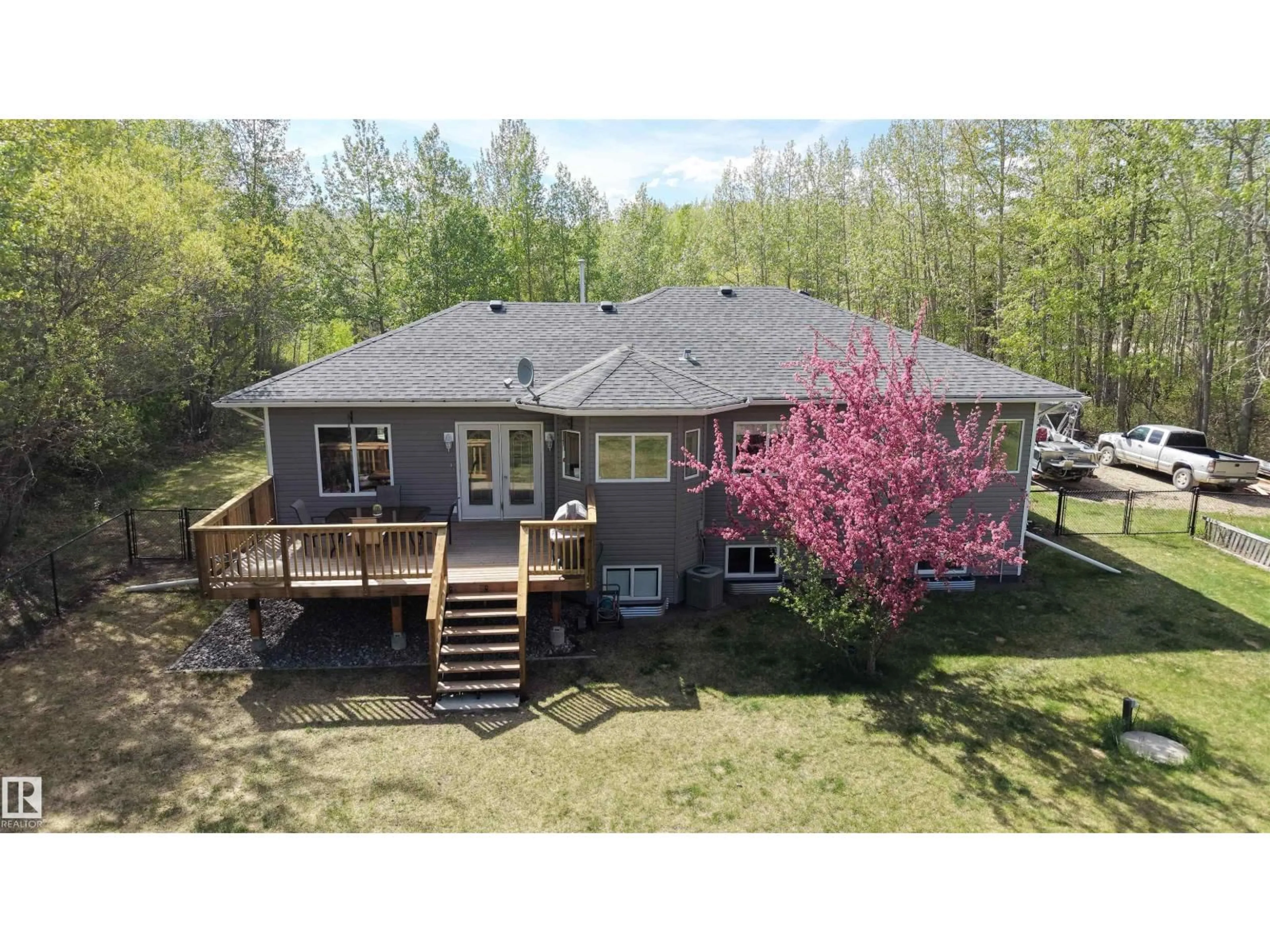 A pic from outside/outdoor area/front of a property/back of a property/a pic from drone, unknown for 22 - 53407 RGE ROAD 30, Rural Parkland County Alberta T7Y0E4