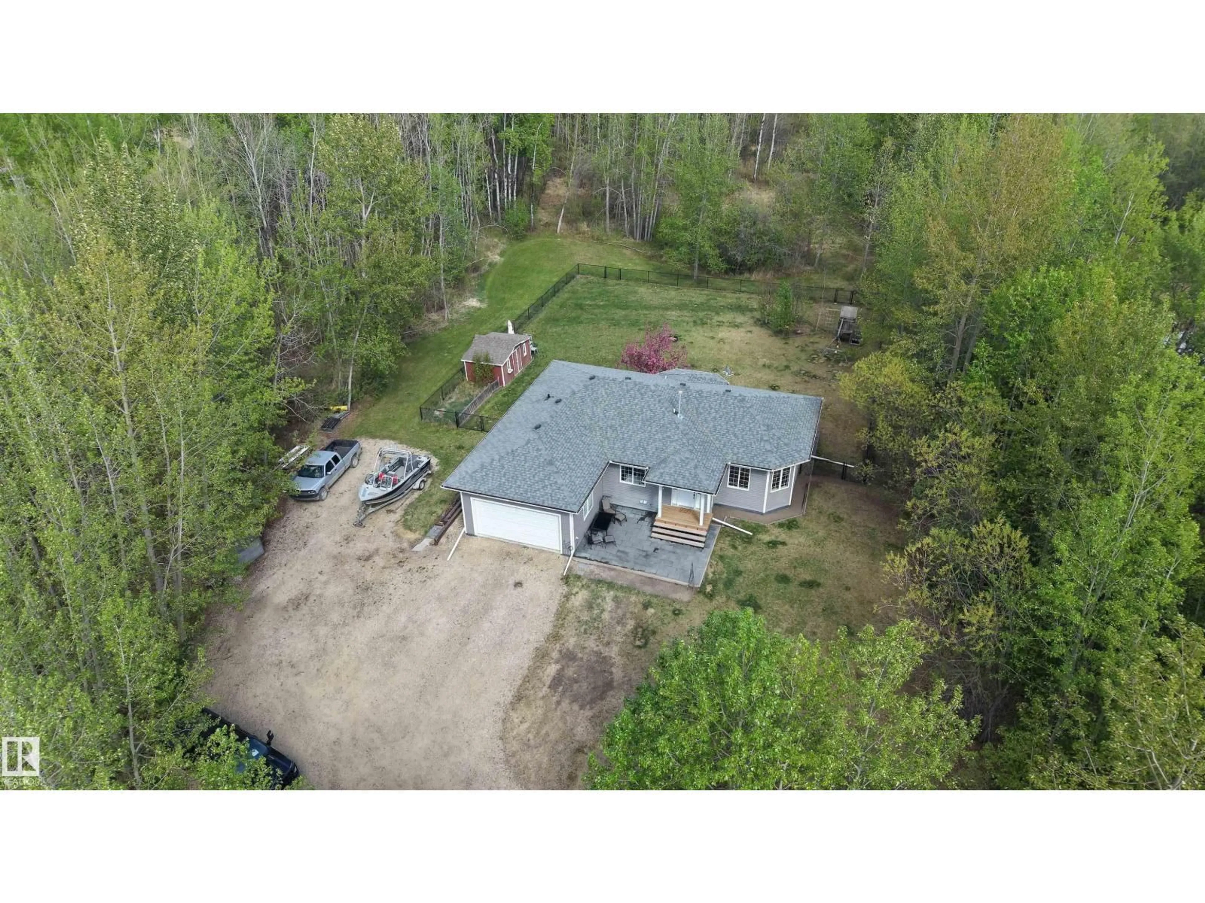 A pic from outside/outdoor area/front of a property/back of a property/a pic from drone, unknown for 22 - 53407 RGE ROAD 30, Rural Parkland County Alberta T7Y0E4