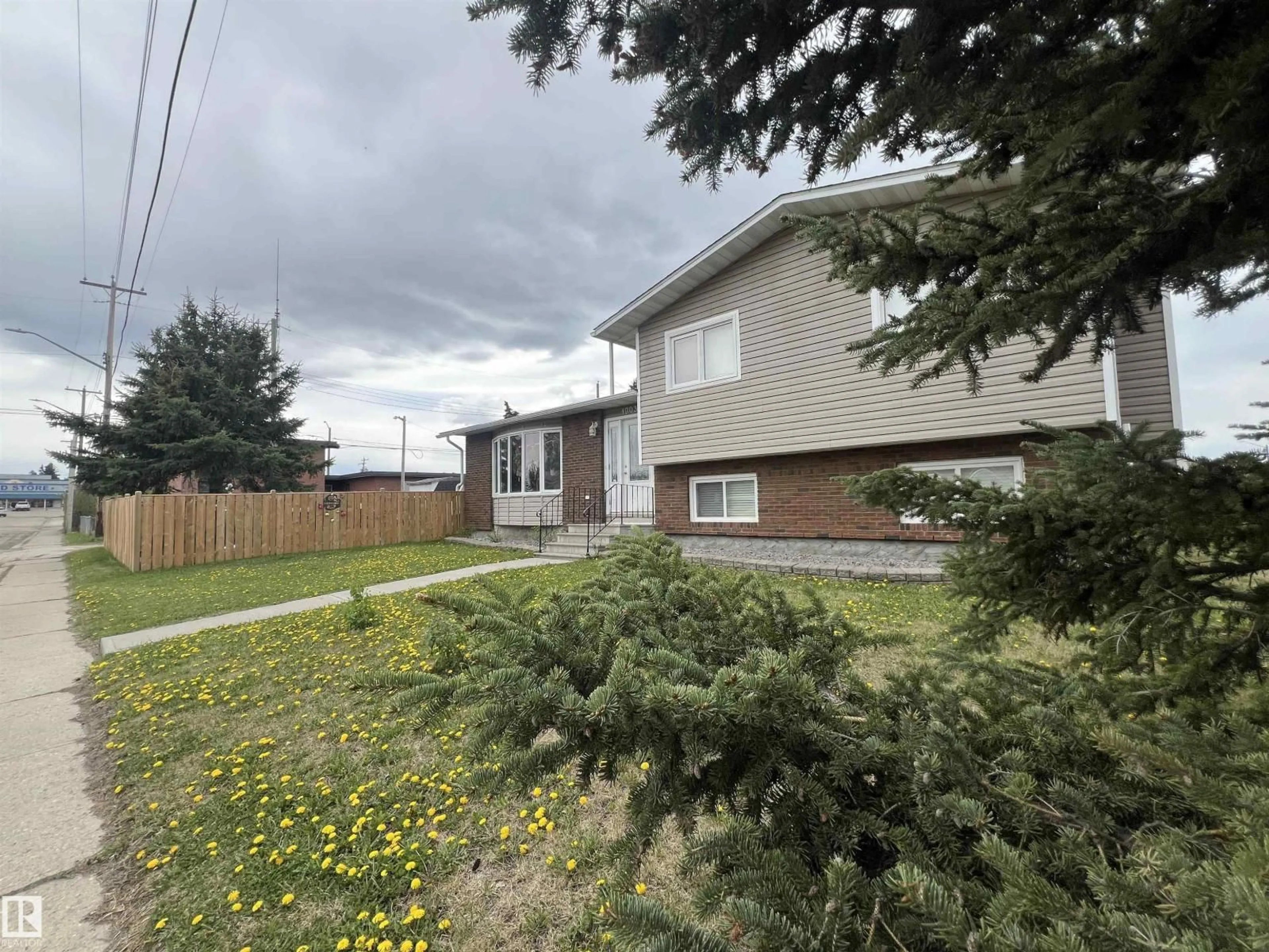 A pic from outside/outdoor area/front of a property/back of a property/a pic from drone, street for 4903 52 AV, Evansburg Alberta T0E0T0