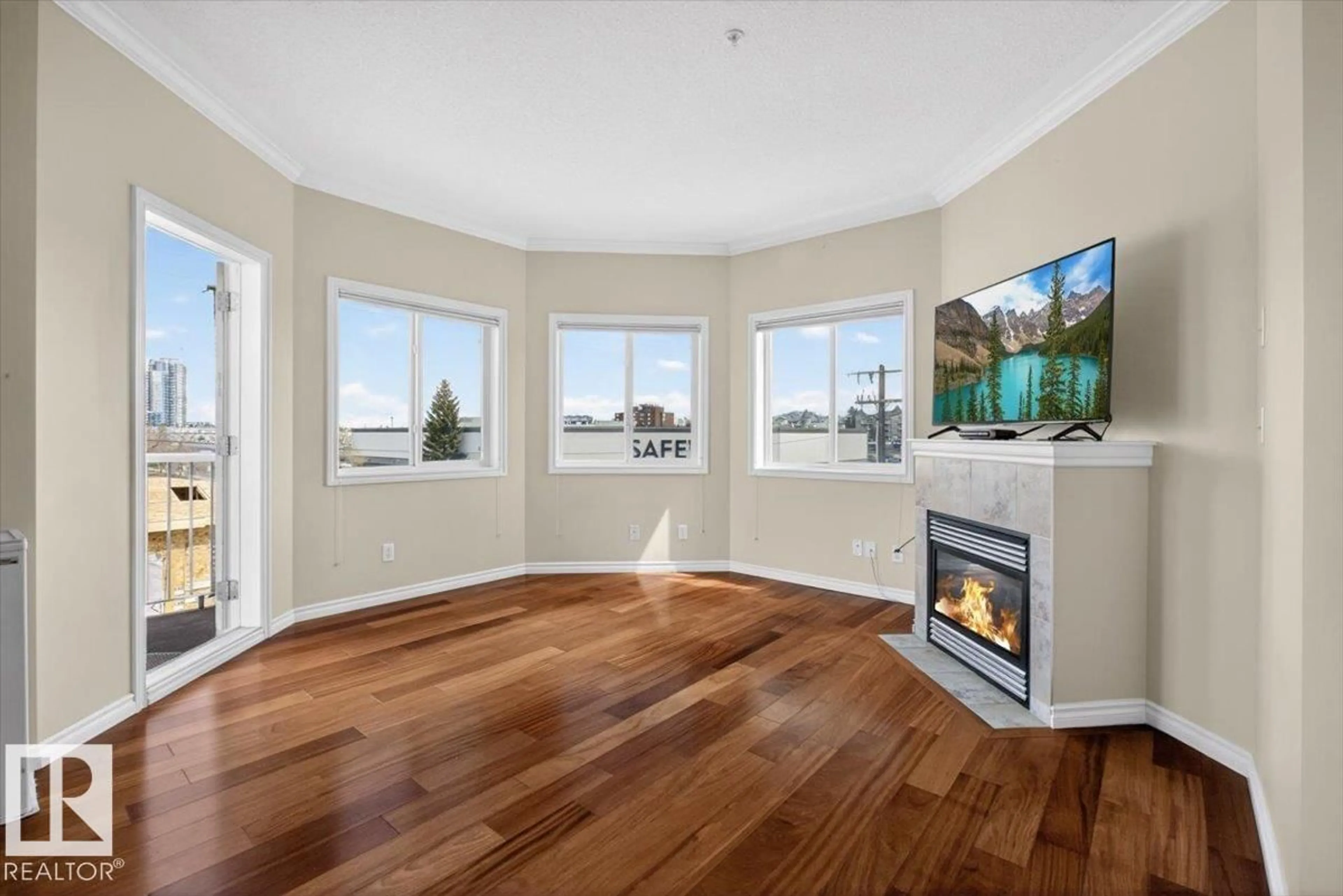 A pic of a room for 326 - 8528 82 AV, Edmonton Alberta T6B0Y8