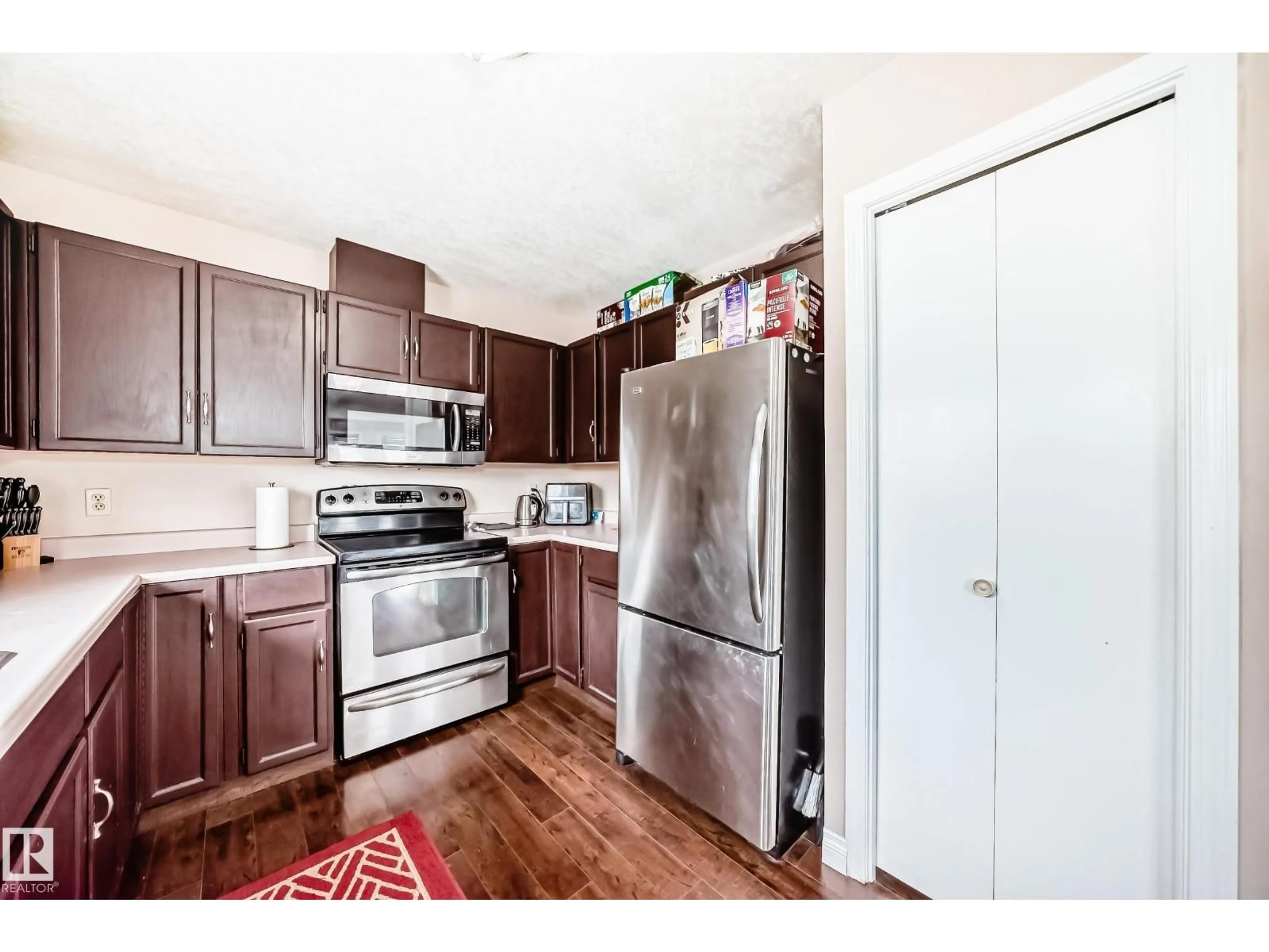 Standard kitchen, wood/laminate floor for 9110 180A AV, Edmonton Alberta T5Z2K5