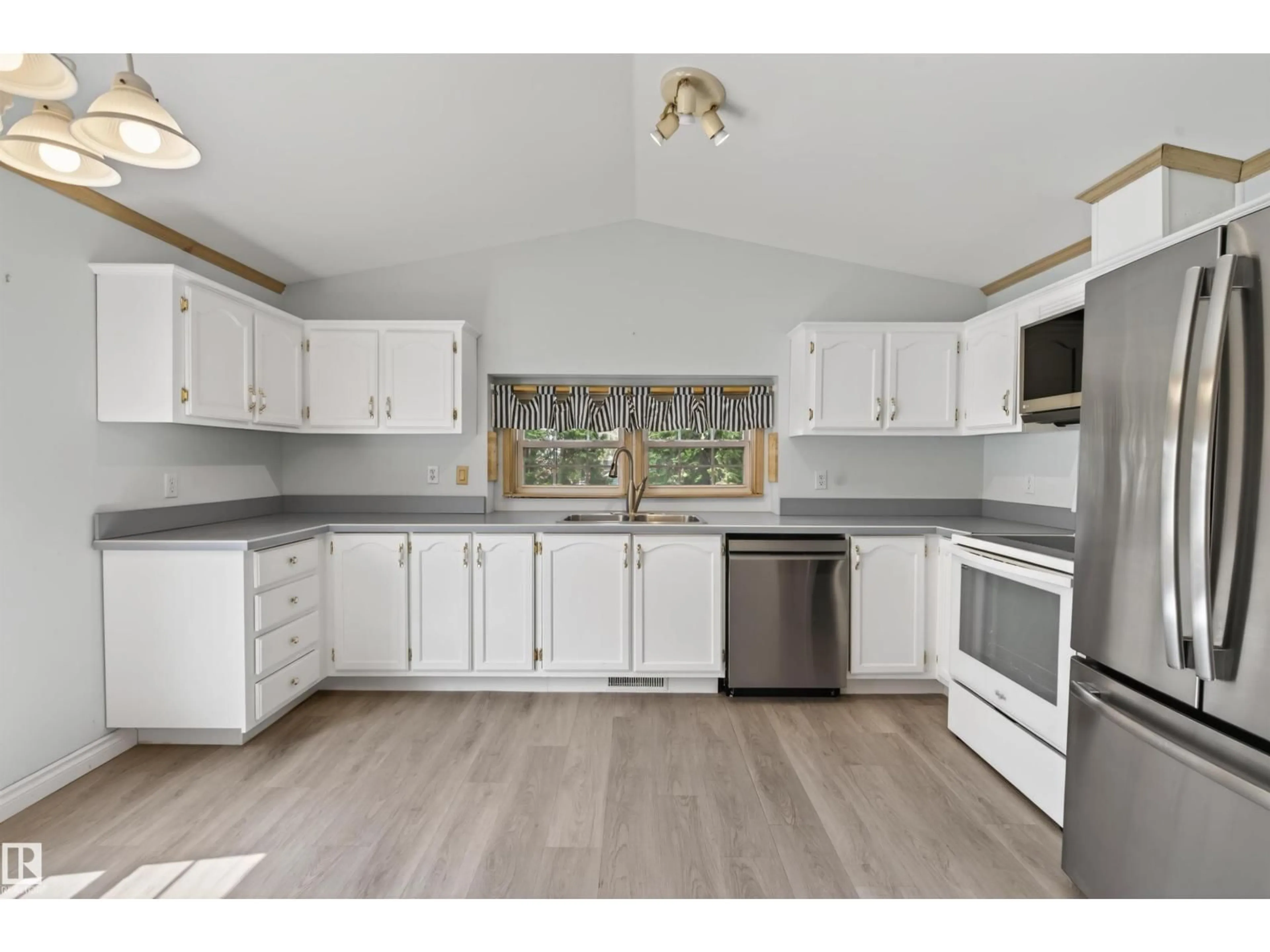 Open concept kitchen, unknown for 5329 54 ST, Cold Lake Alberta T9M1W2