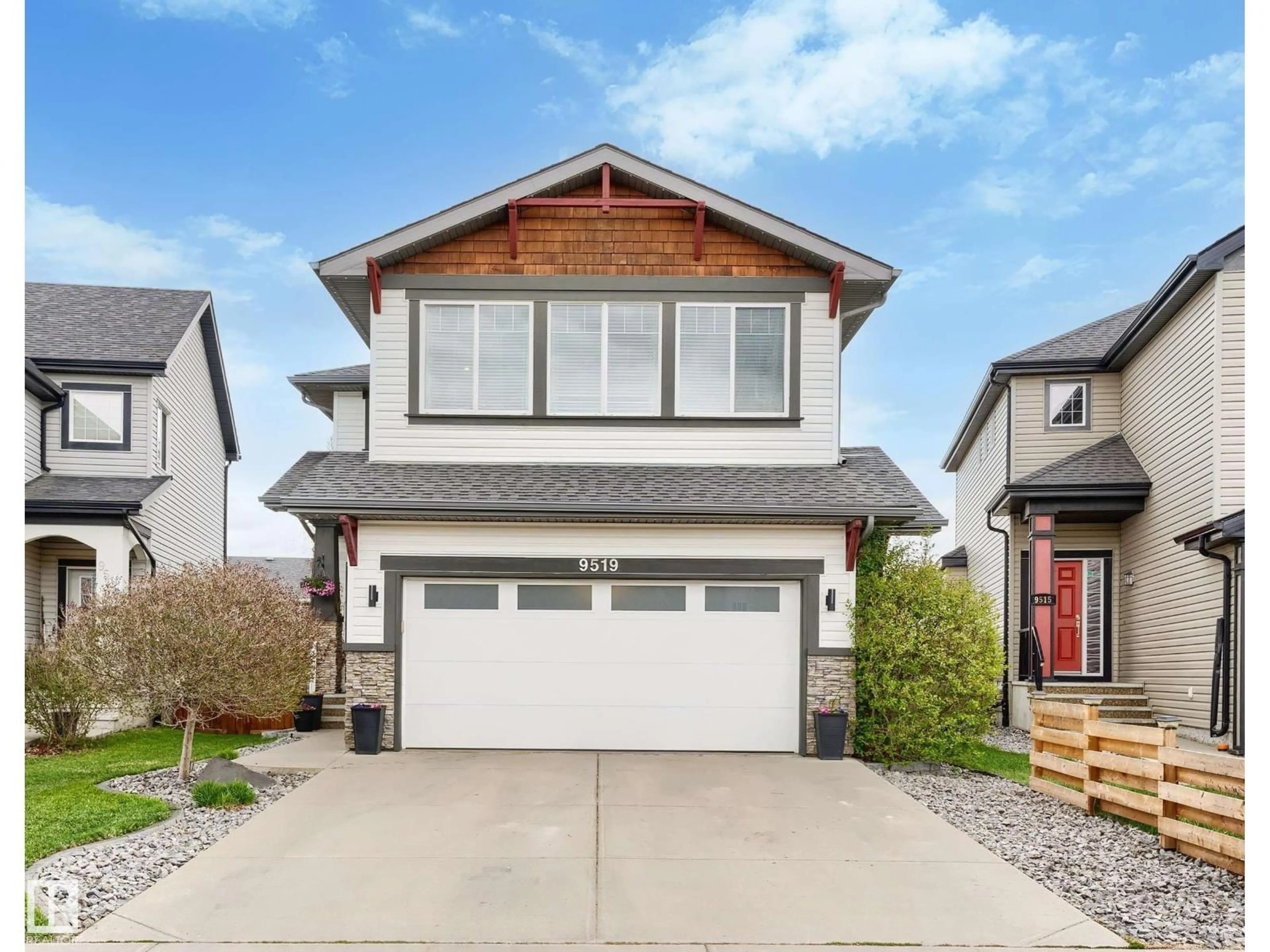 Home with vinyl exterior material, street for 9519 221 ST, Edmonton Alberta T5T4A8