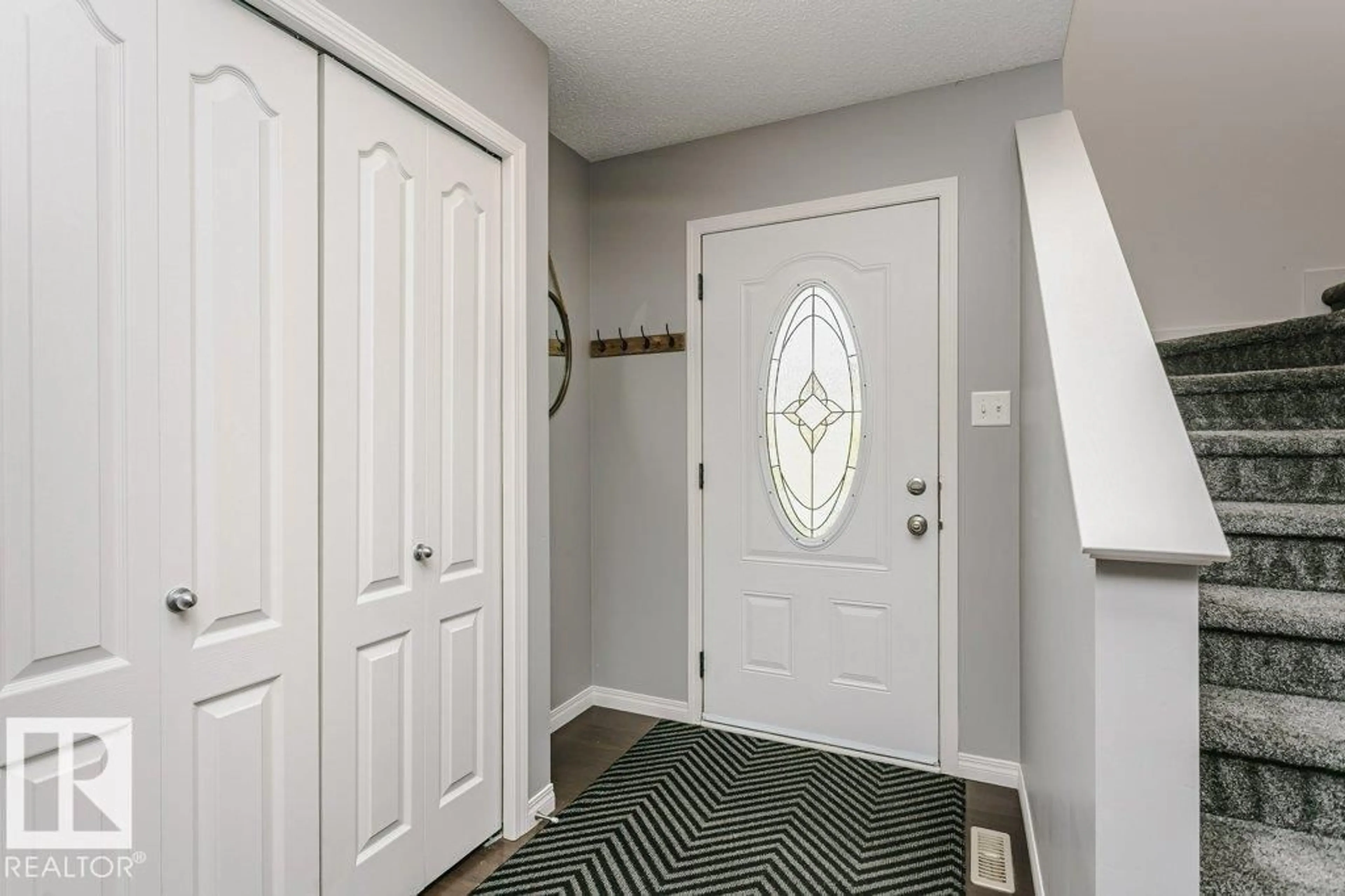 Indoor entryway for 9 CYPRESS LI, Fort Saskatchewan Alberta T8L0H2