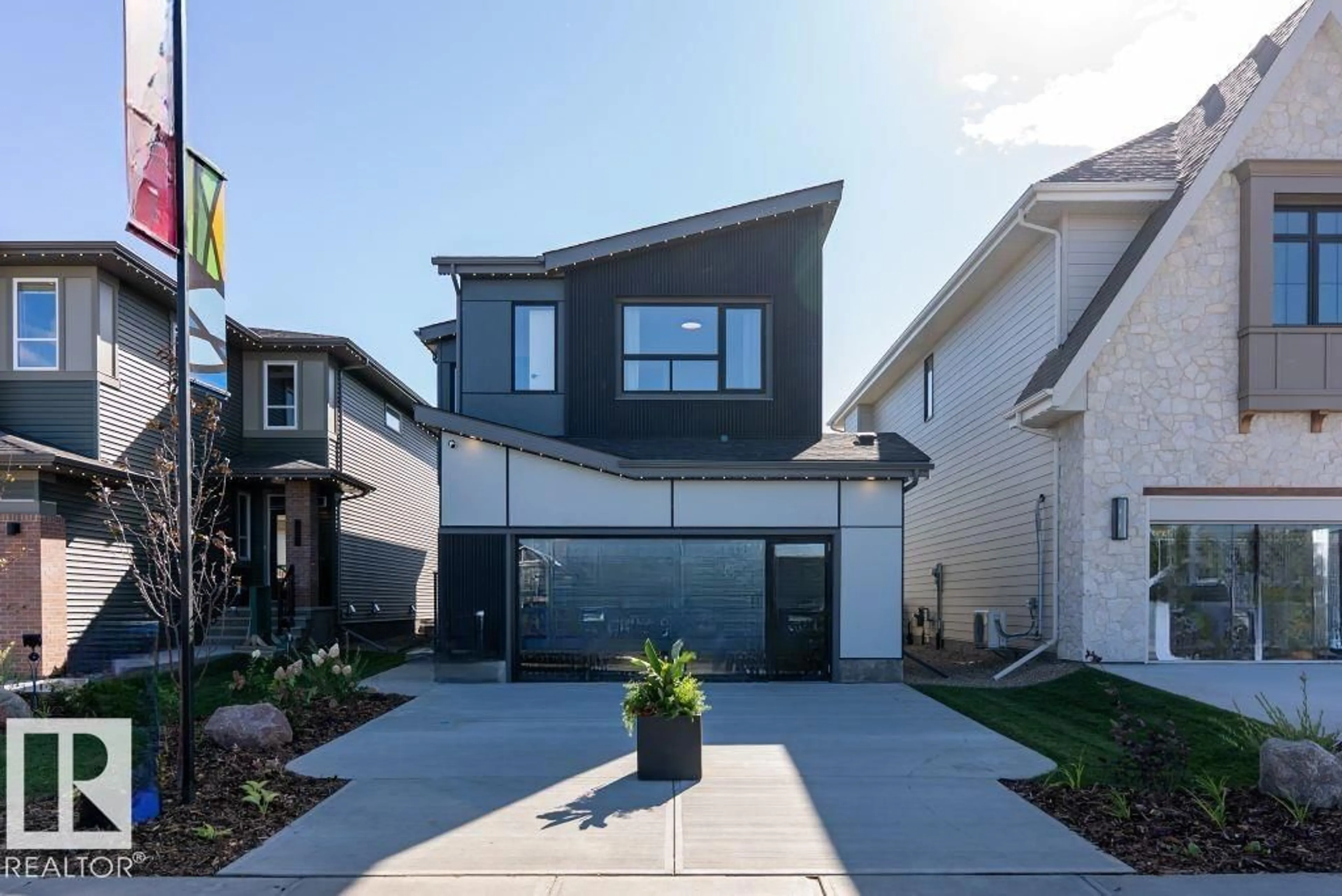 Home with vinyl exterior material, street for 22 DEVONSHIRE DR, Sherwood Park Alberta T8B0G7