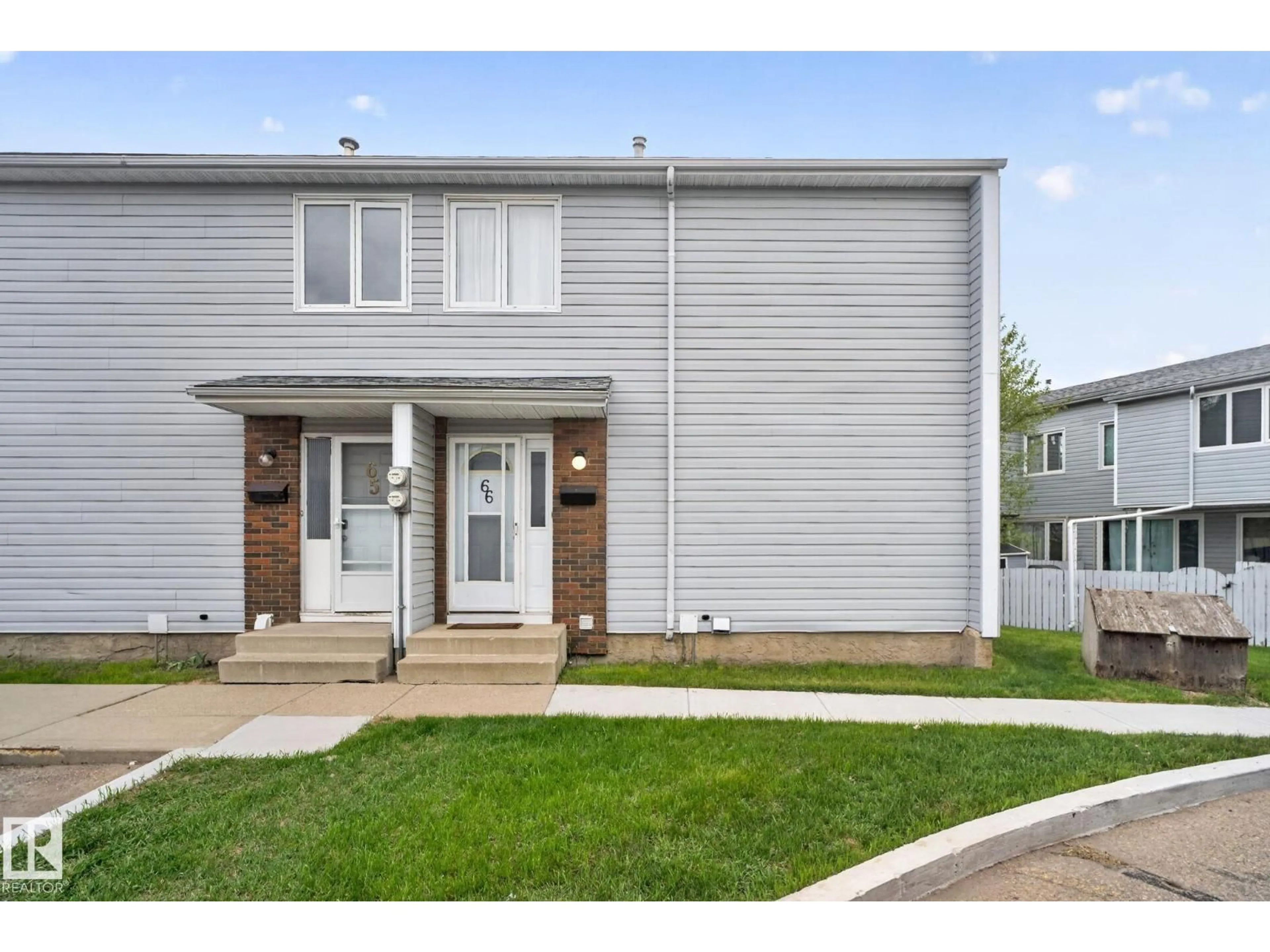 Home with vinyl exterior material, street for 66 AMBERLY CT, Edmonton Alberta T5A2H9