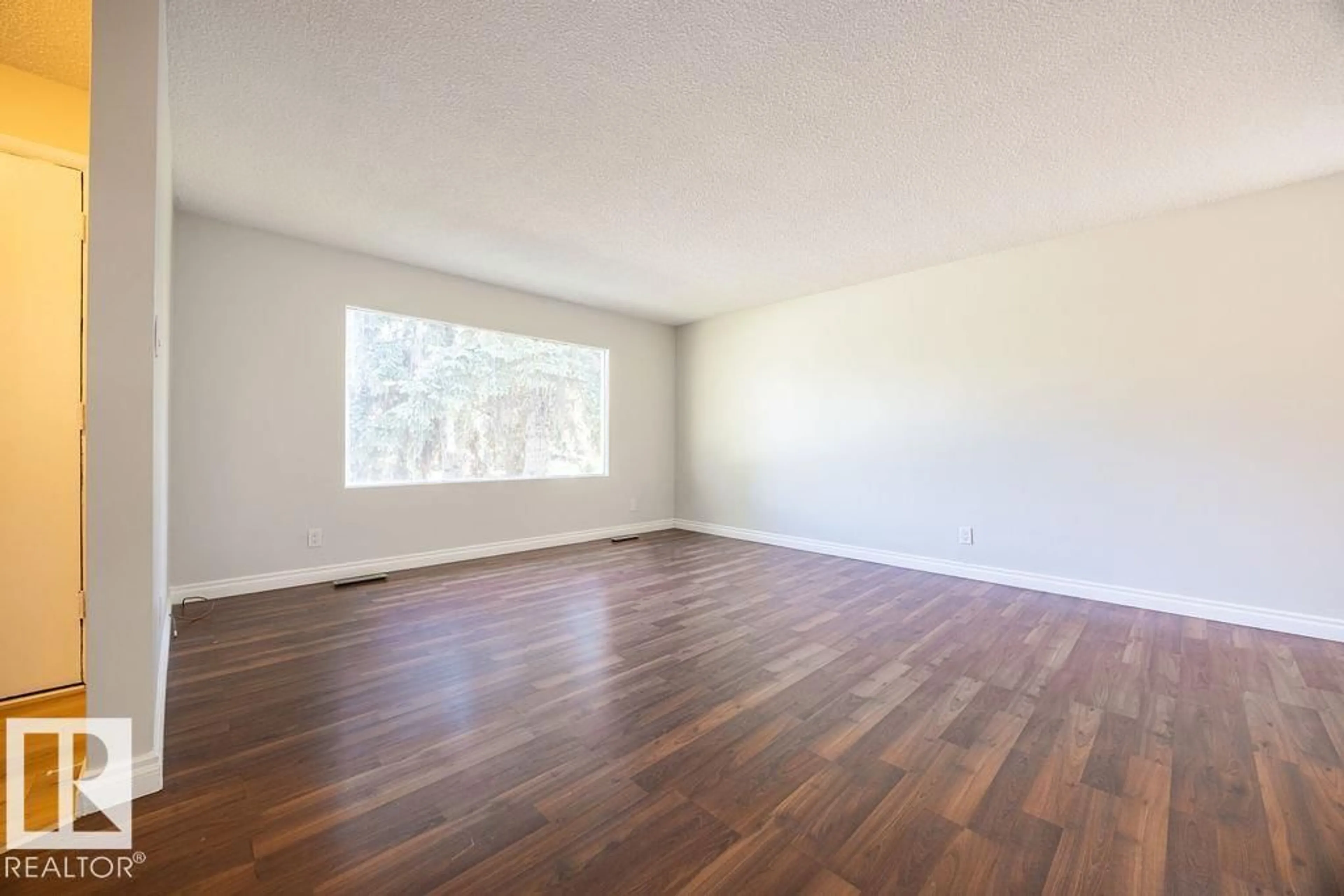 A pic of a room for 8714 164 ST, Edmonton Alberta T5R2R1