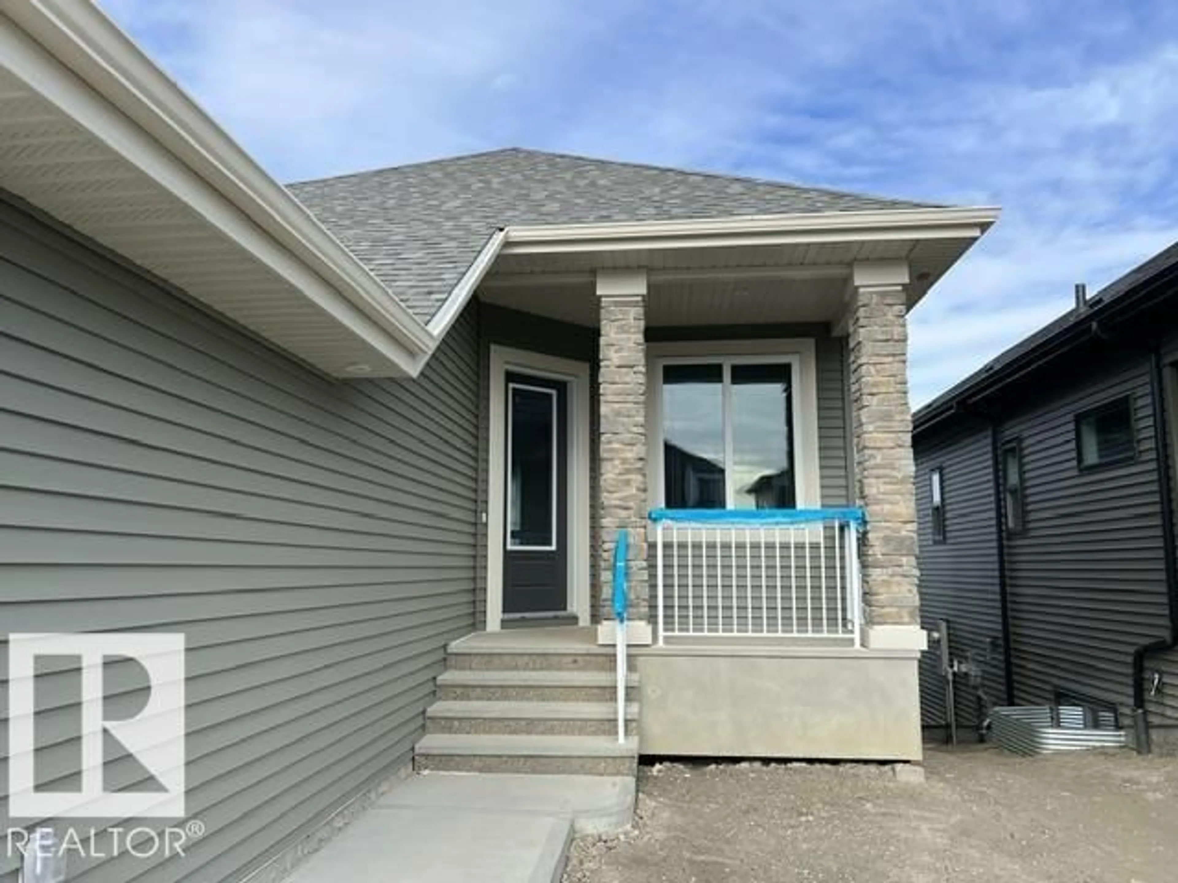 Home with vinyl exterior material, street for 44 ELDRIDGE PT, St. Albert Alberta T8N8C3