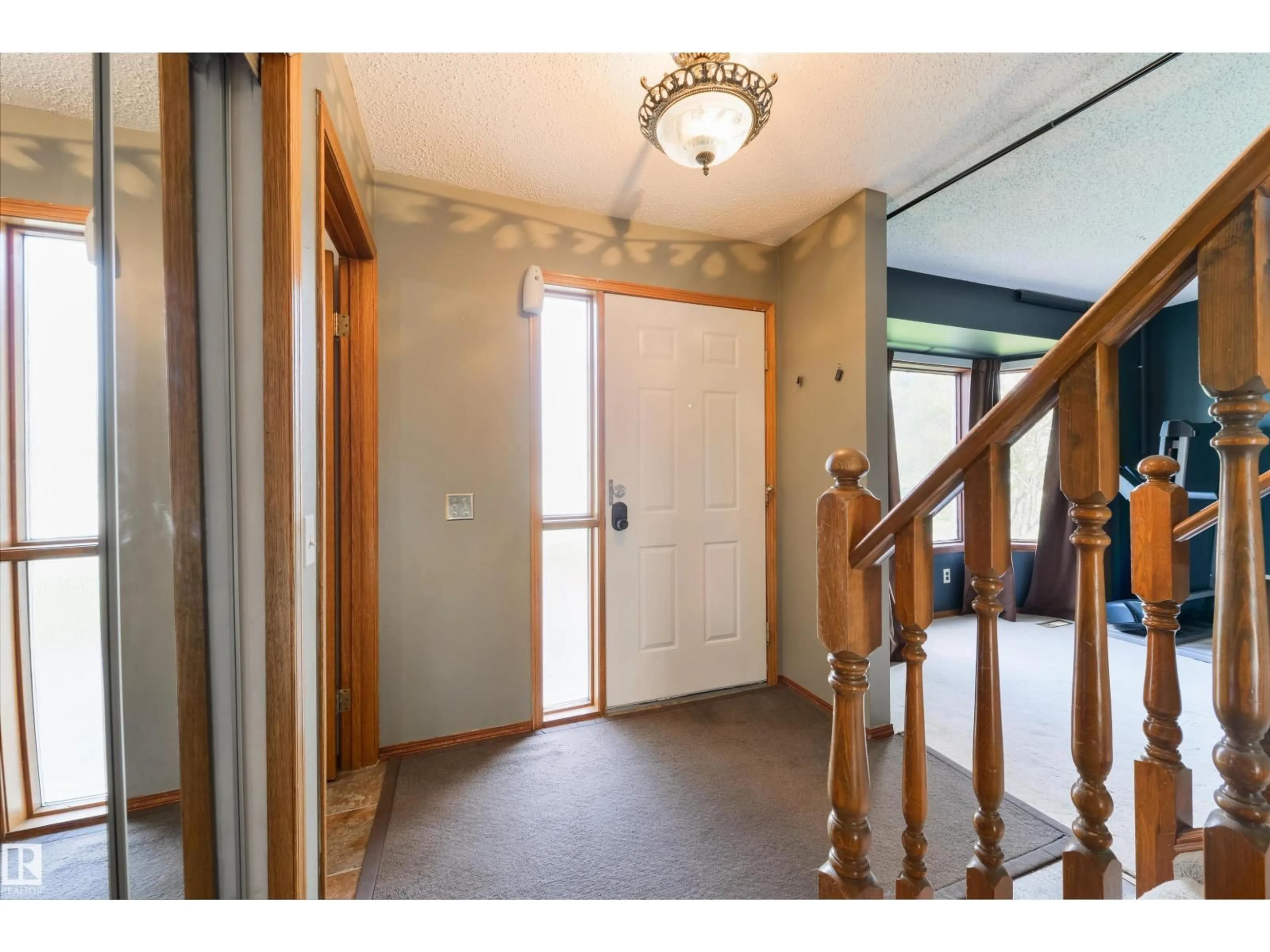 Indoor foyer for 4012 44 AV, Stony Plain Alberta T7Z1K3