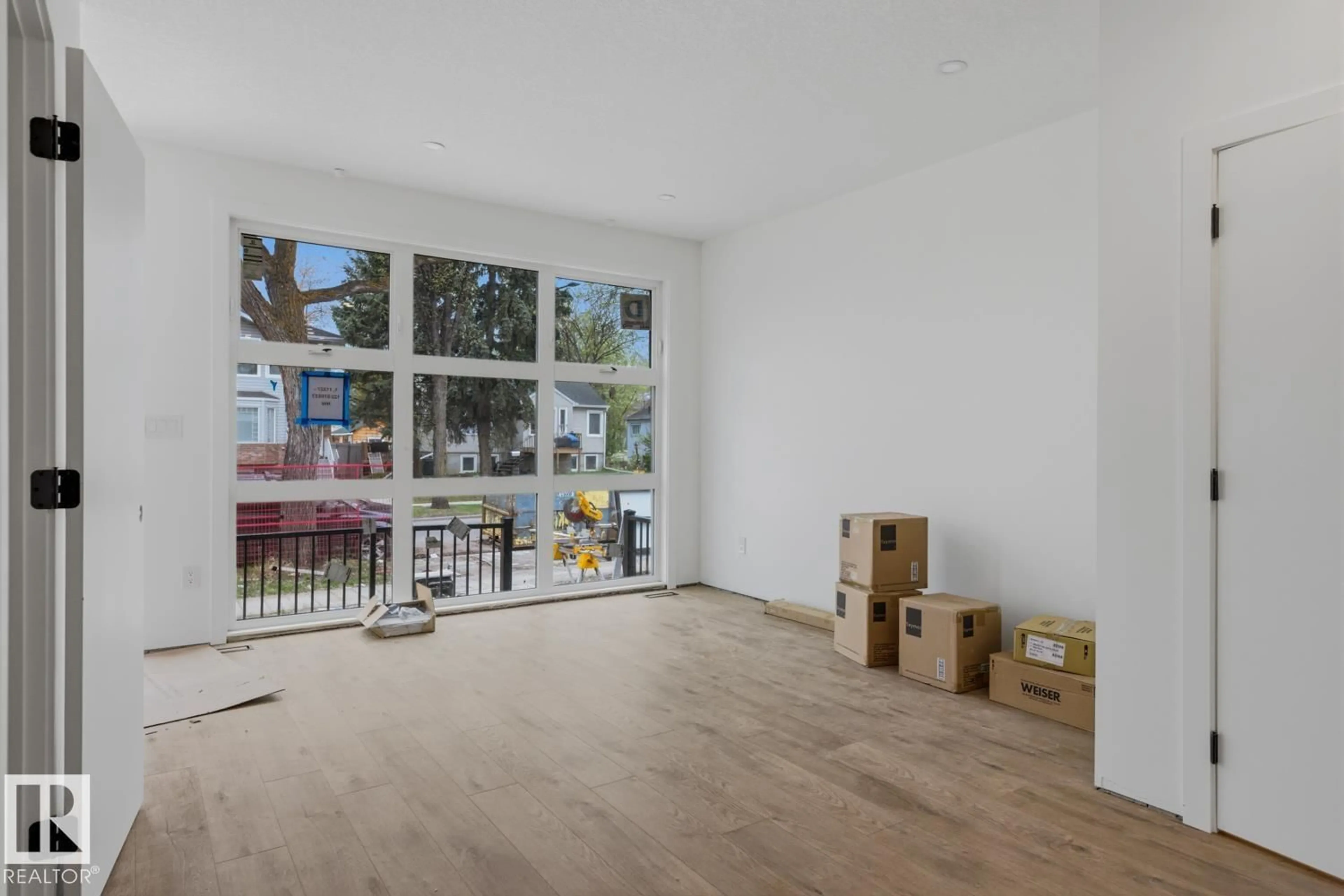 A pic of a room for NW - 11327 122 ST, Edmonton Alberta T5M0B6