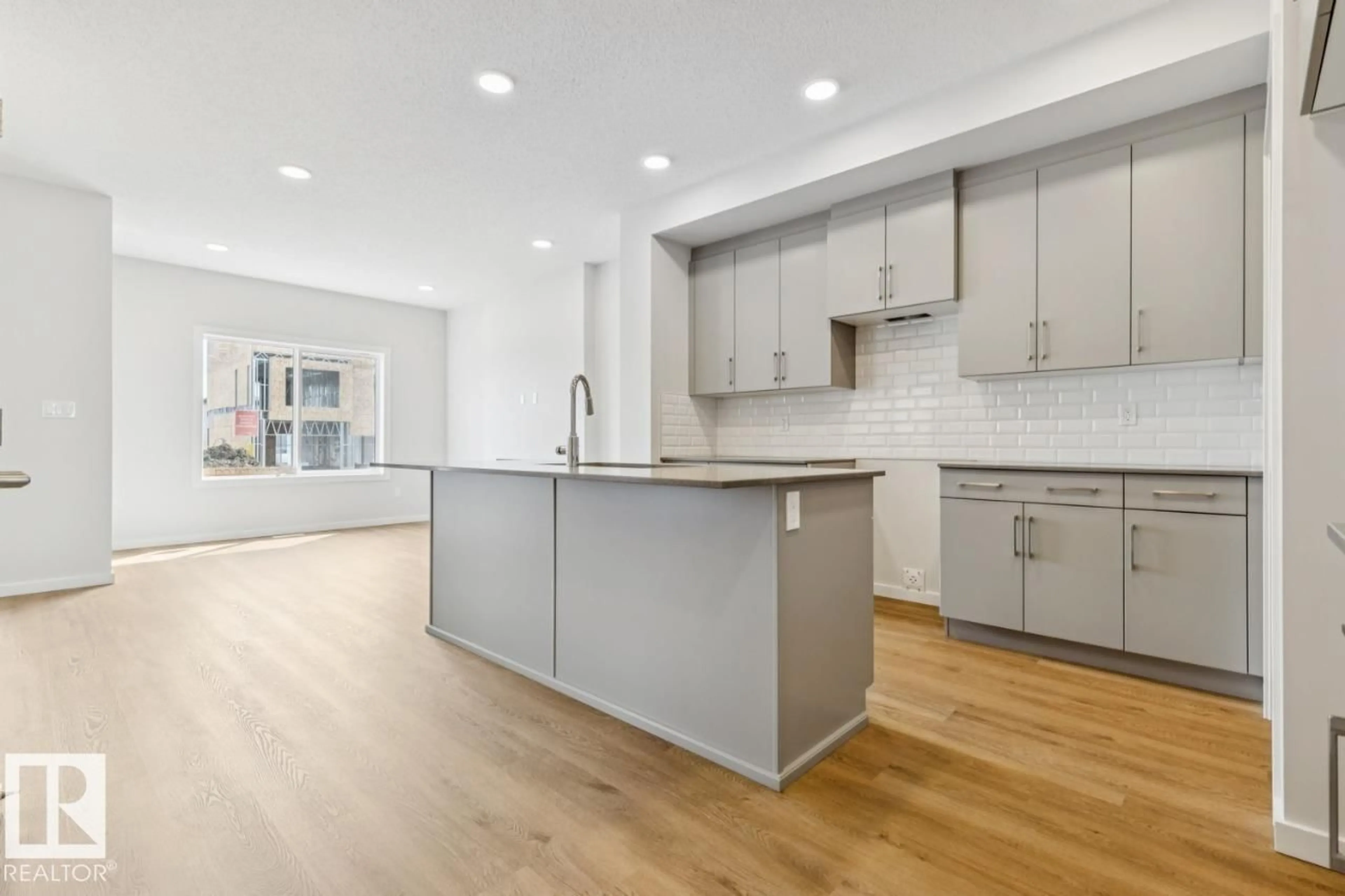 Open concept kitchen, unknown for 61 GAMBEL LO, Spruce Grove Alberta T7X0C9